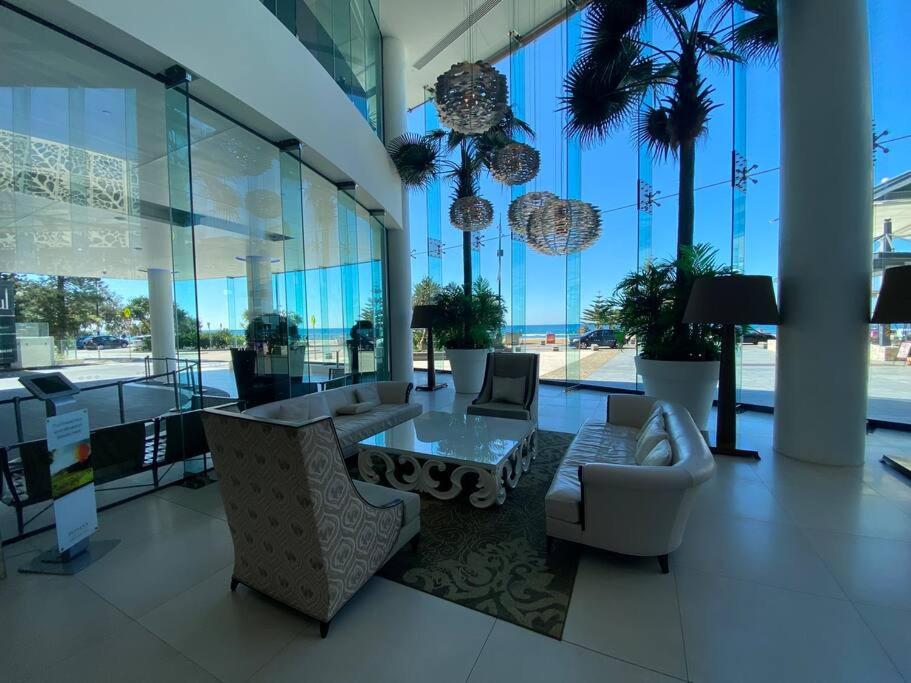 Beachfront Luxury in Soul Surfers Paradise 9th