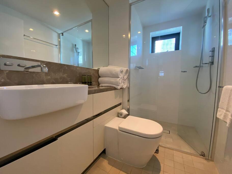 Beachfront Luxury in Soul Surfers Paradise 9th