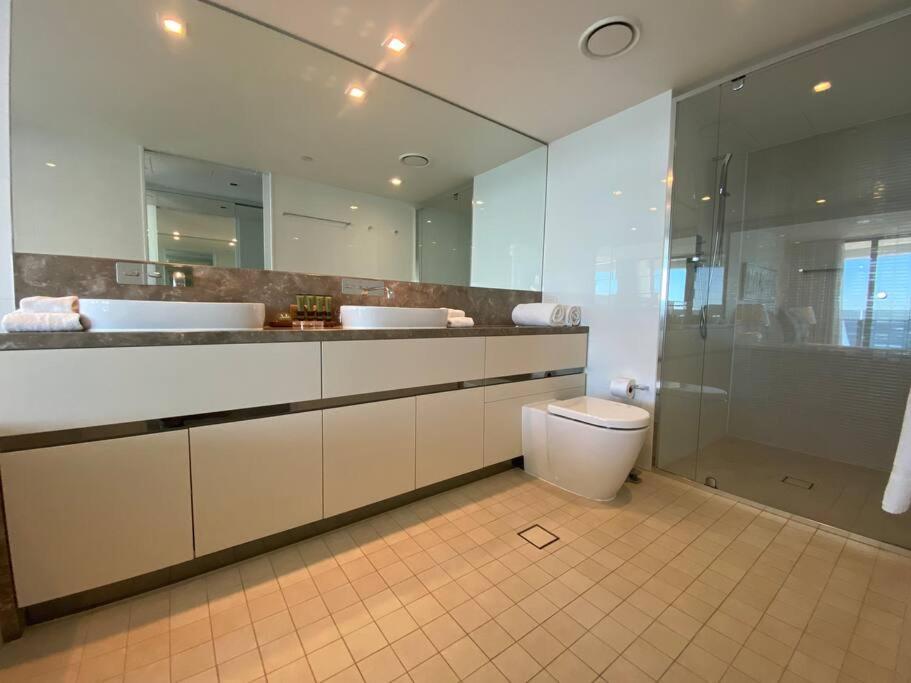 Beachfront Luxury in Soul Surfers Paradise 9th