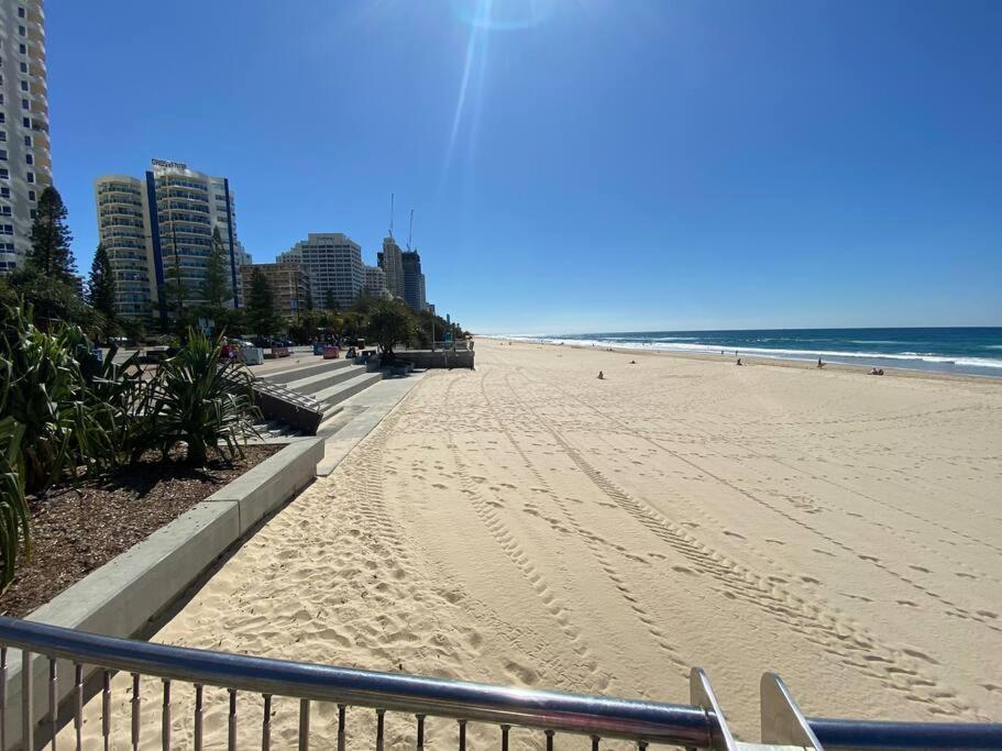 Beachfront Luxury in Soul Surfers Paradise 9th