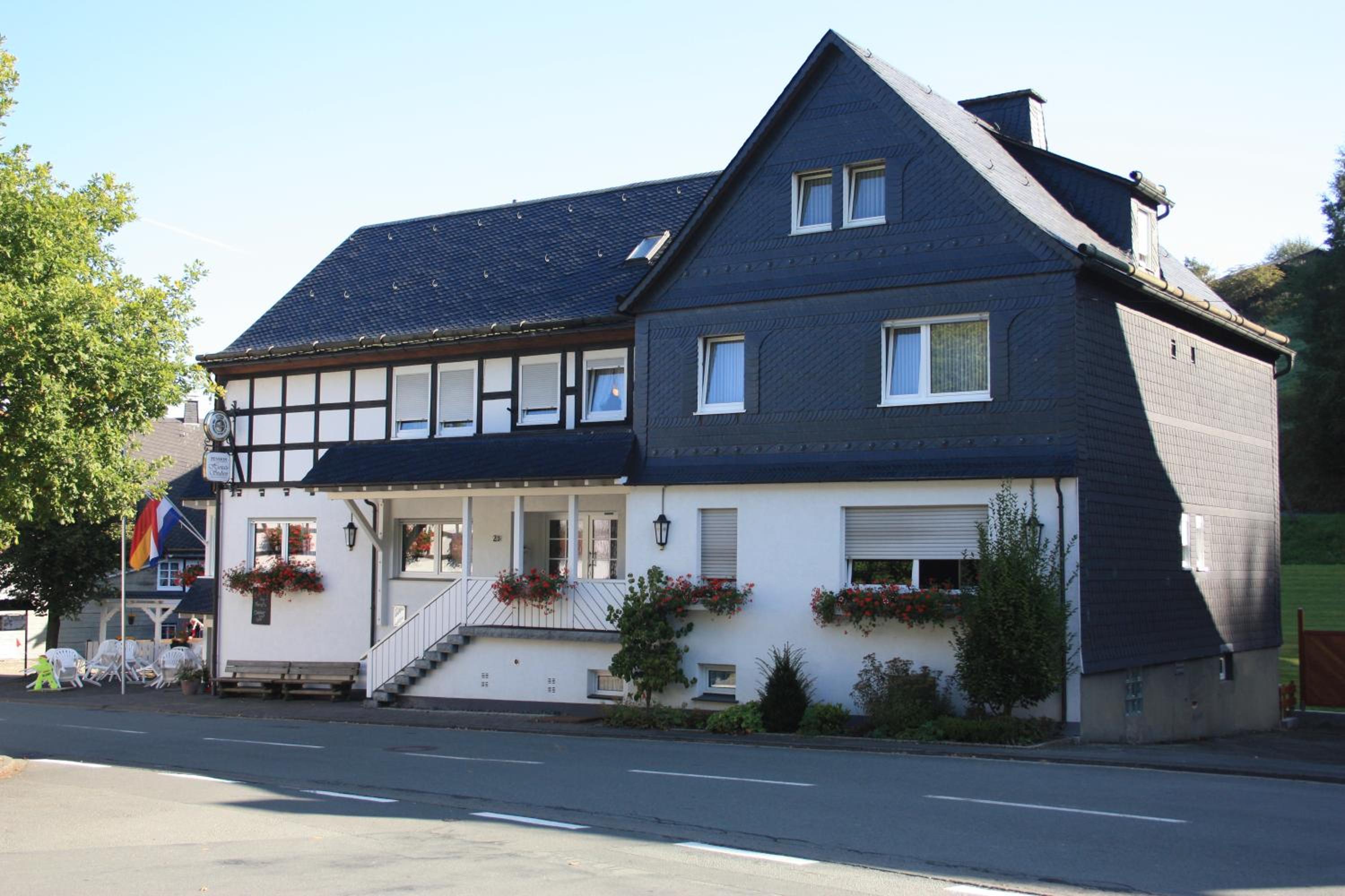 Gasthof-Pension Hunaustuben