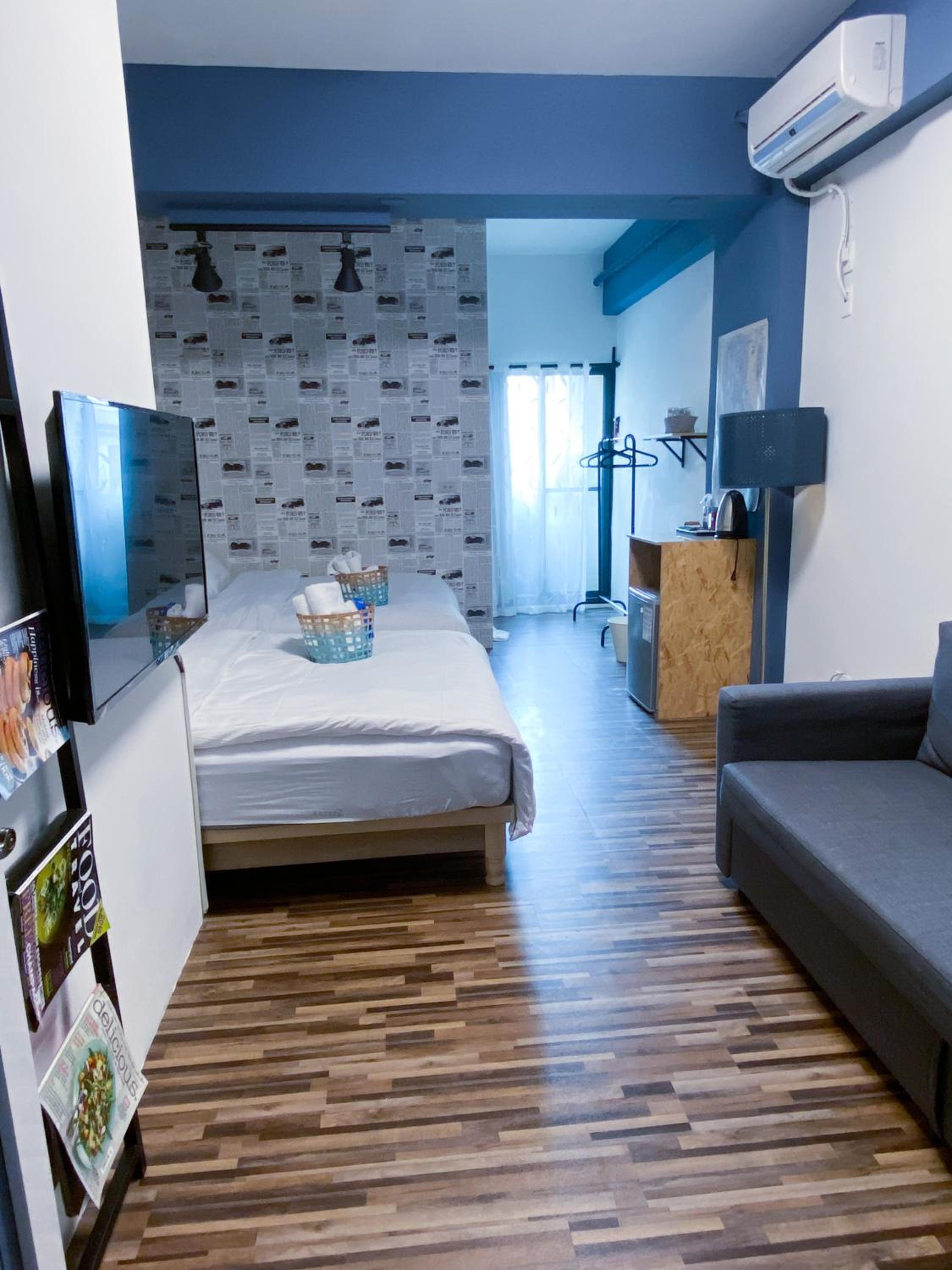 EATzzZ Hostel