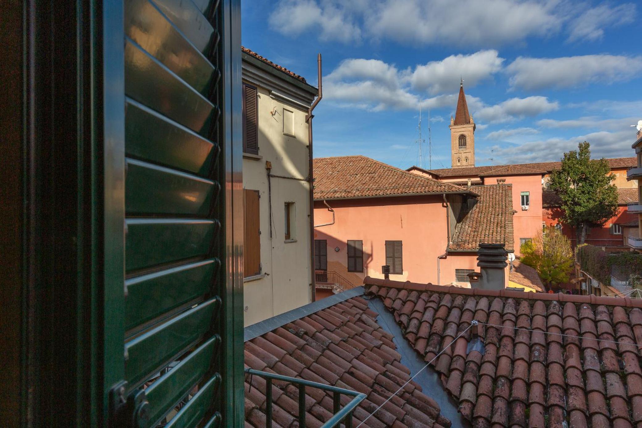 GuestHost - Bologna Santa Maria dei Servi Apartment x3 view 5