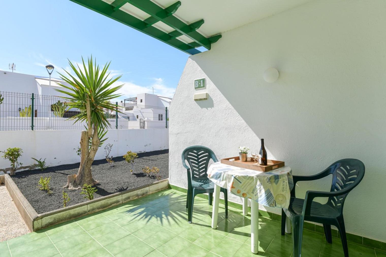 Las Mimosas. Bajo con Wifi. Piscinas comunitarias view 3