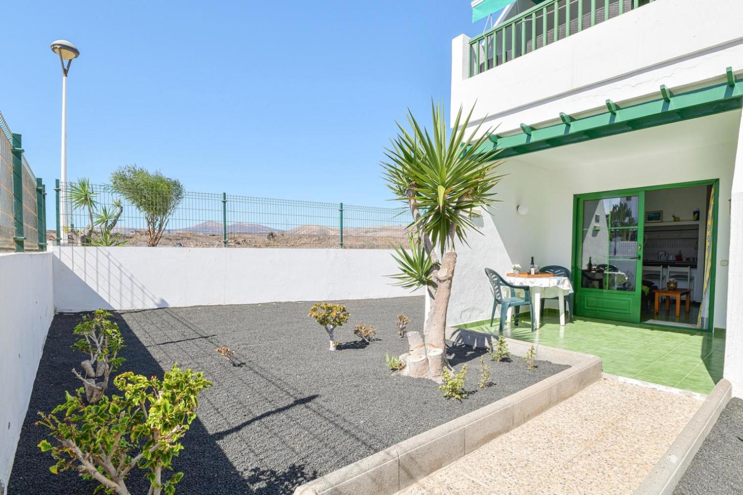 Las Mimosas. Bajo con Wifi. Piscinas comunitarias view 4