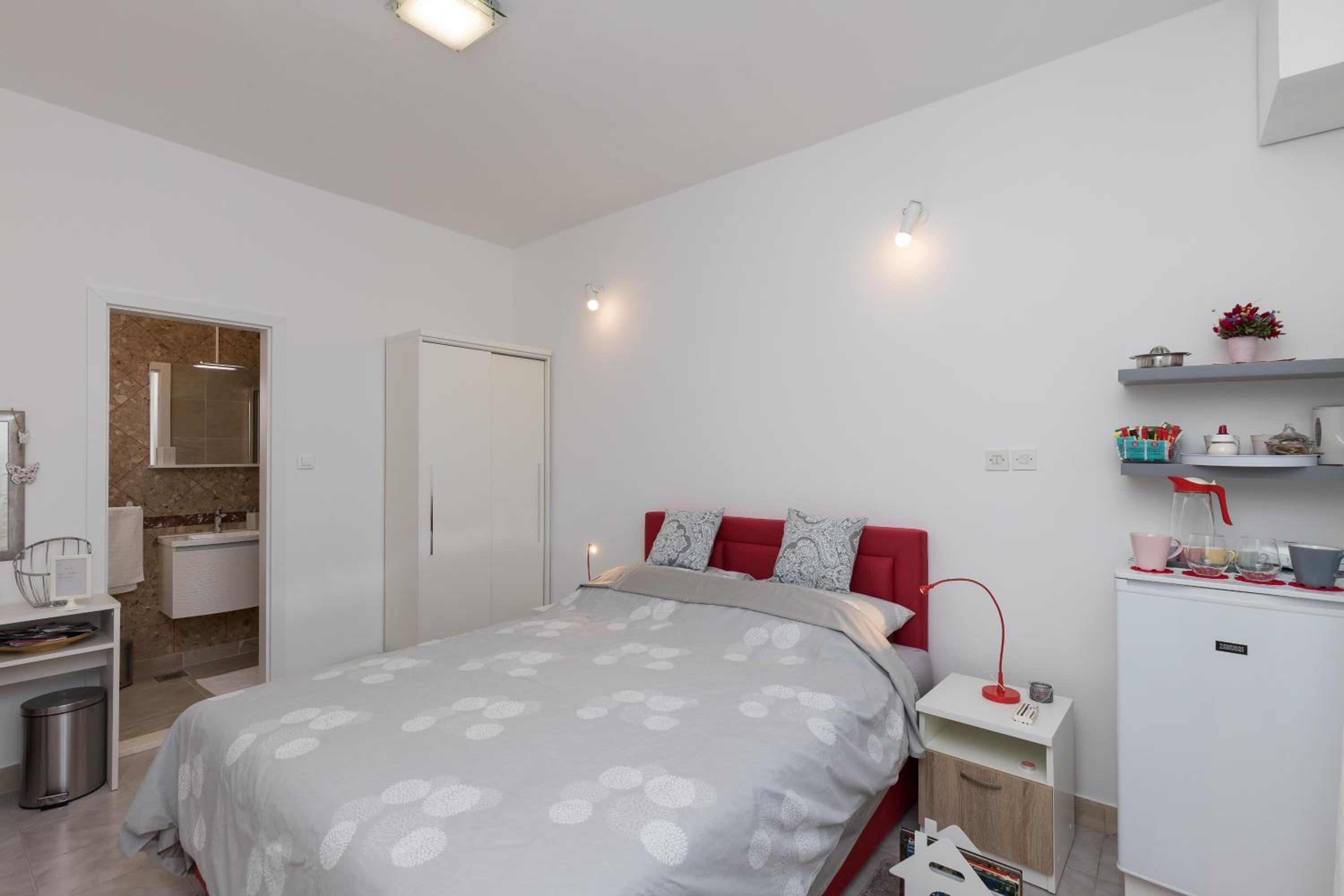 Apartment & Rooms Primi with FREE PARKING
