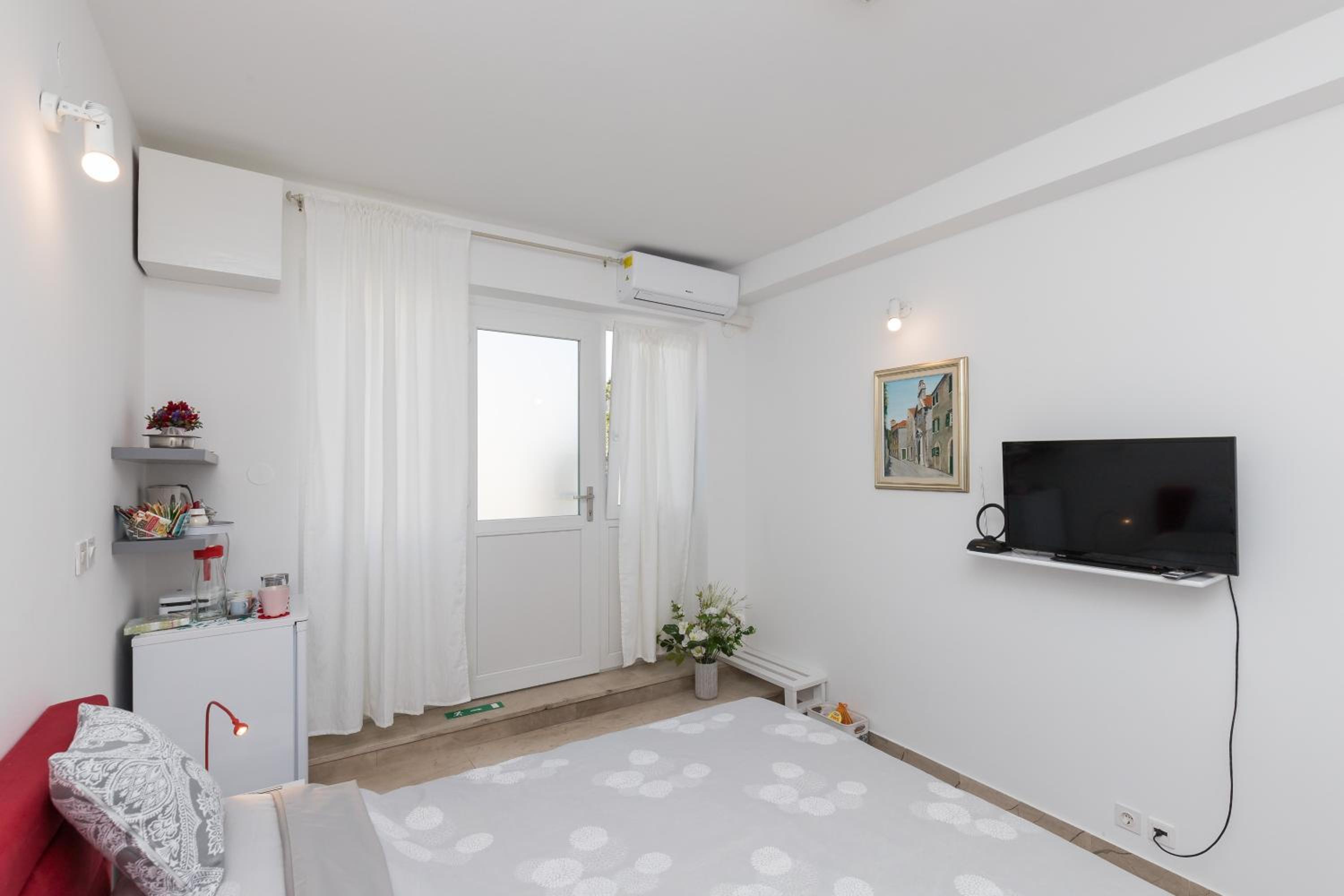 Apartment & Rooms Primi with FREE PARKING