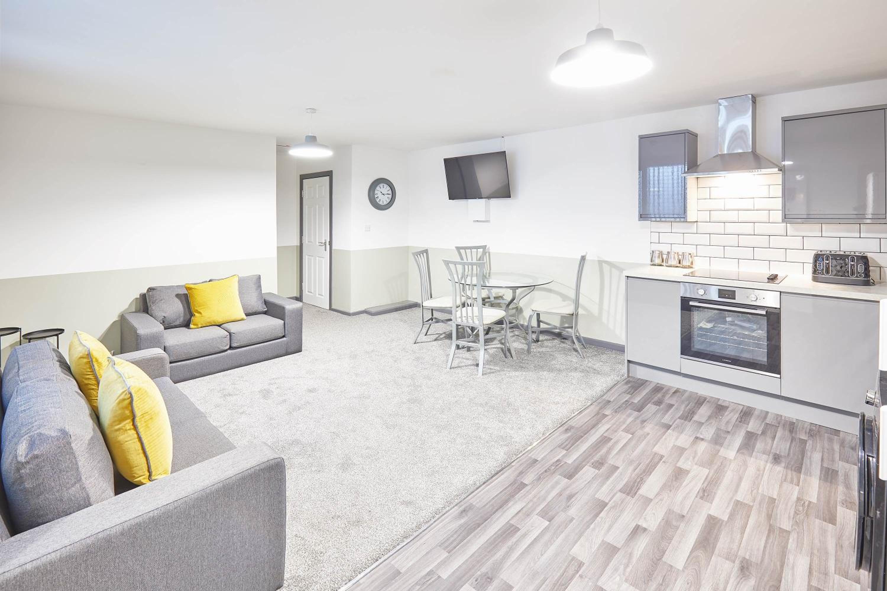 Host & Stay - Clarendon Apartments view 4