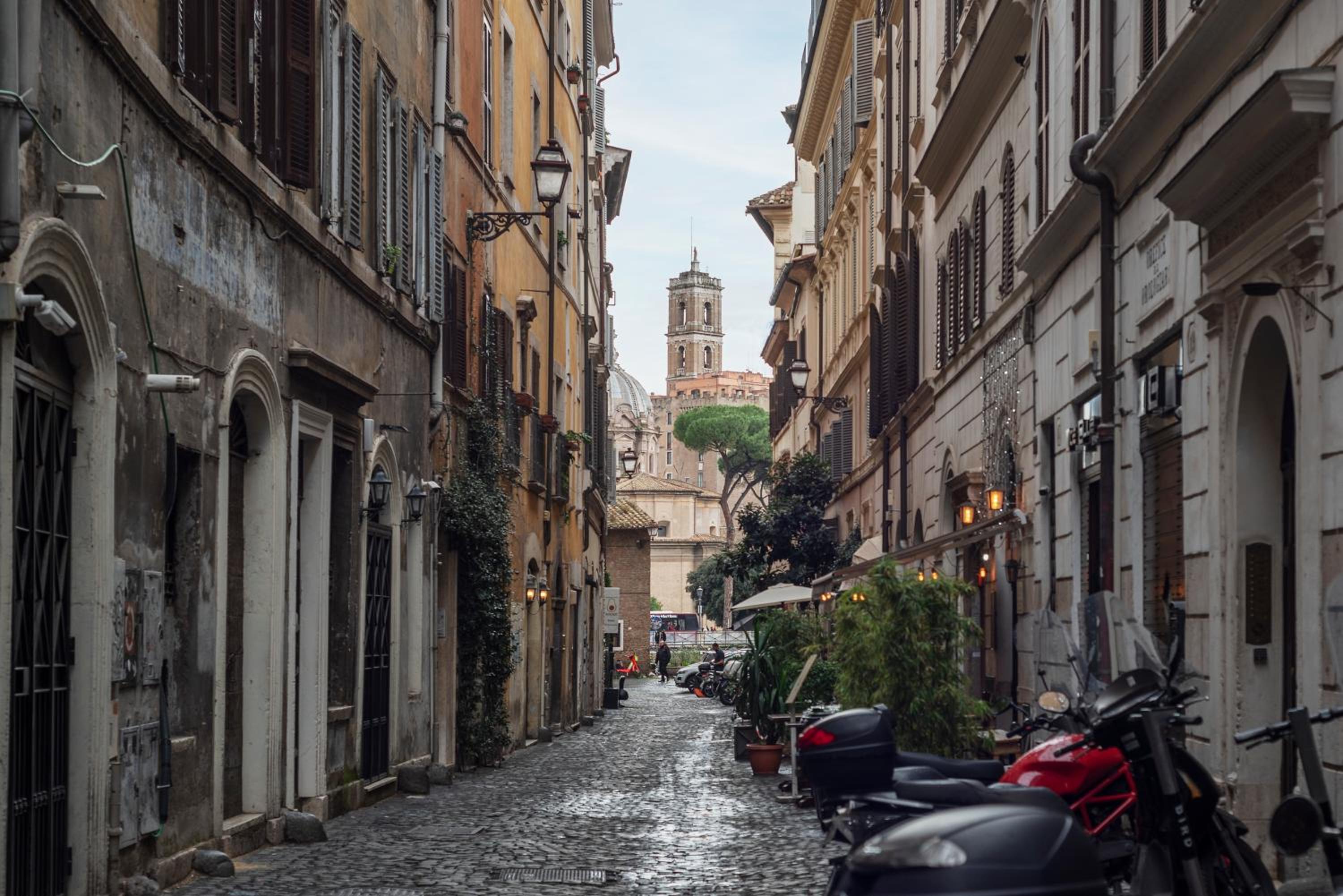 GuestHost - Foro Romano Stylish and Central Apartment