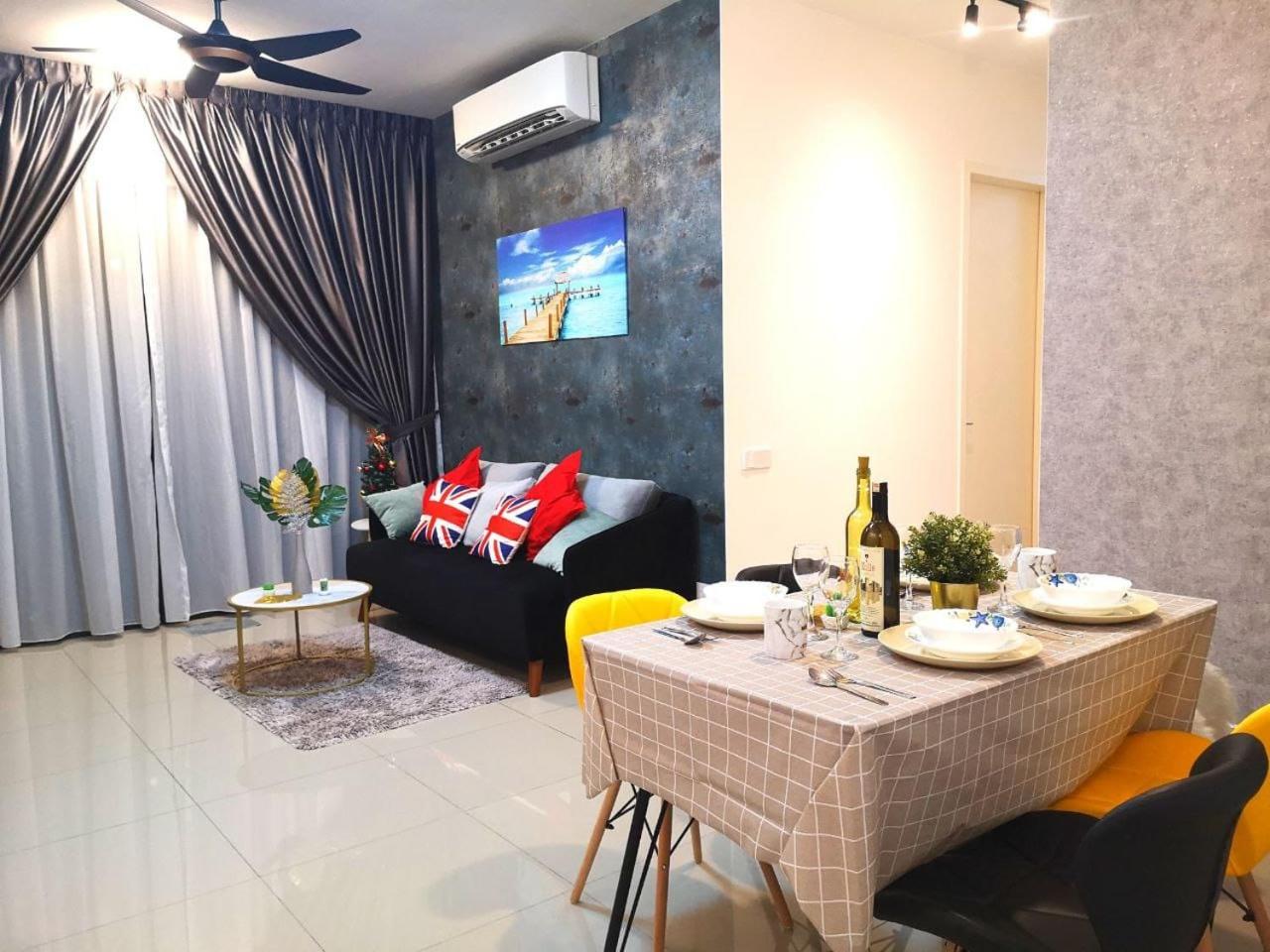 Maxine Suites