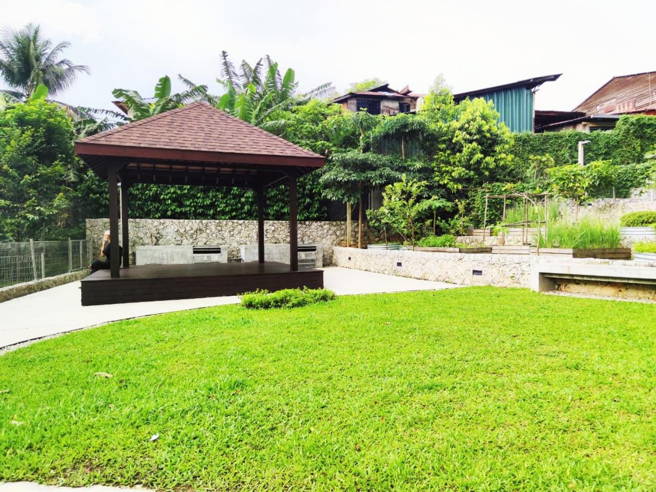 Maxine Suites
