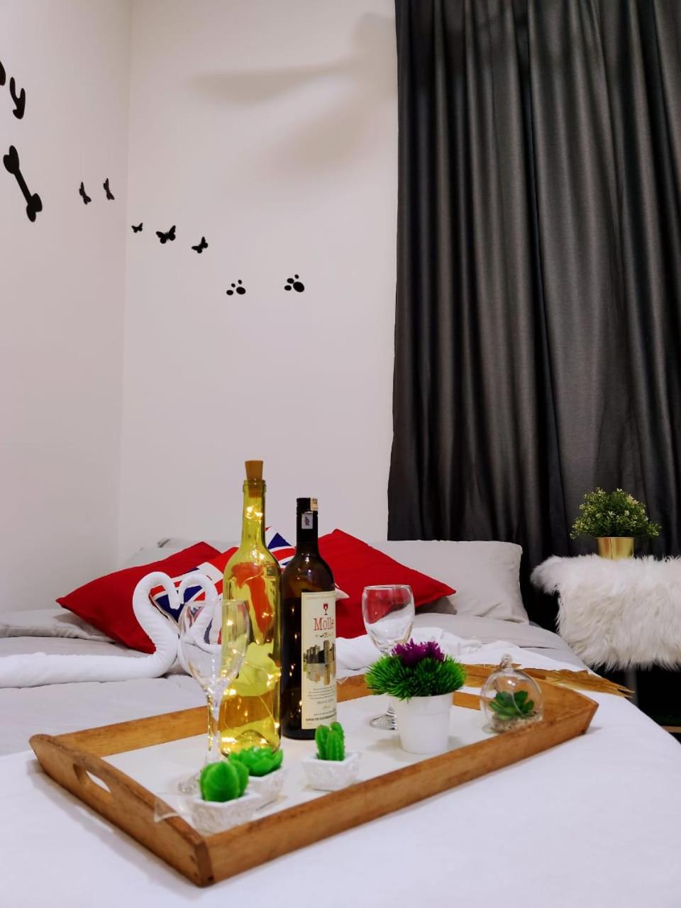 Maxine Suites
