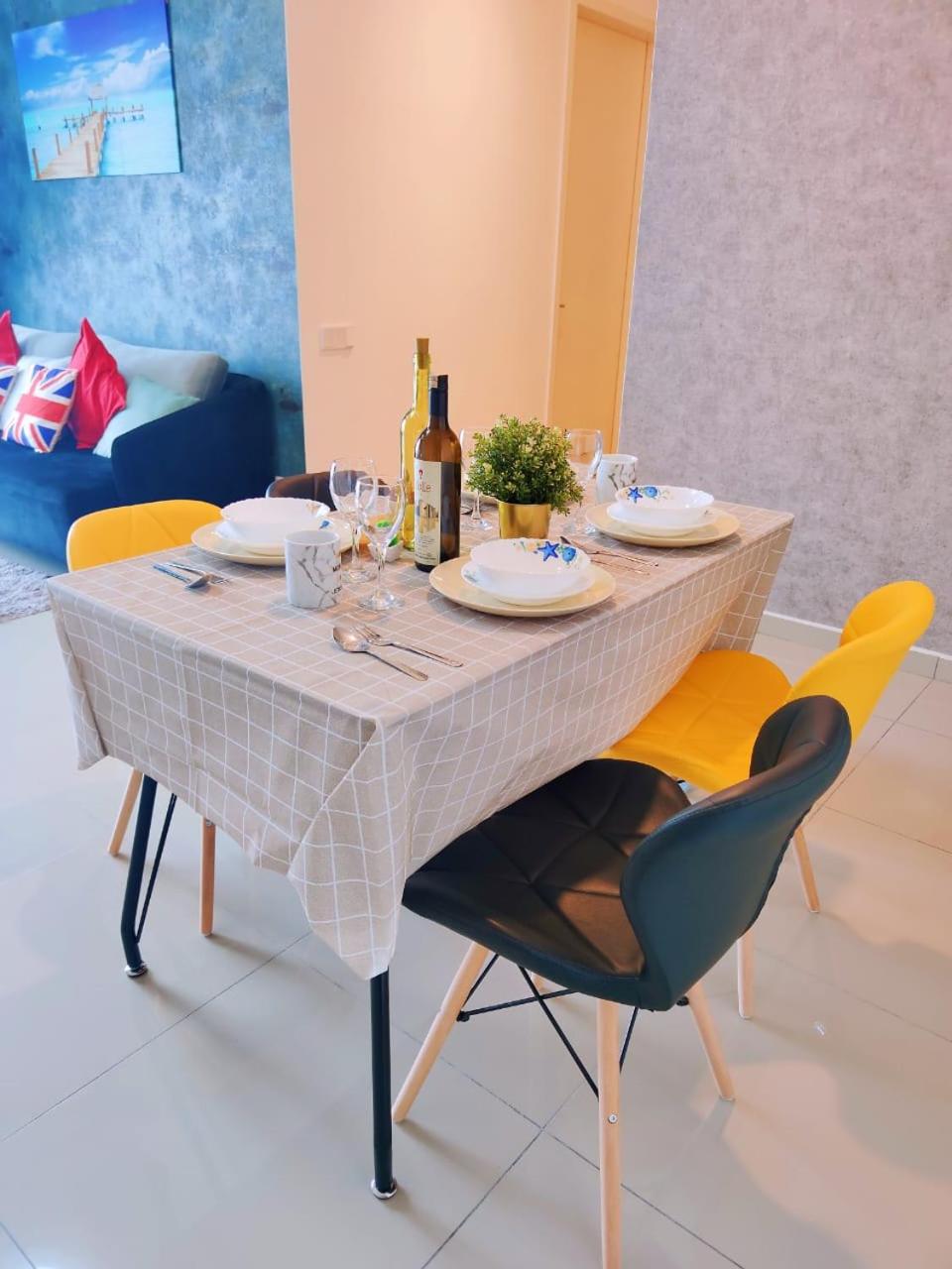 Maxine Suites