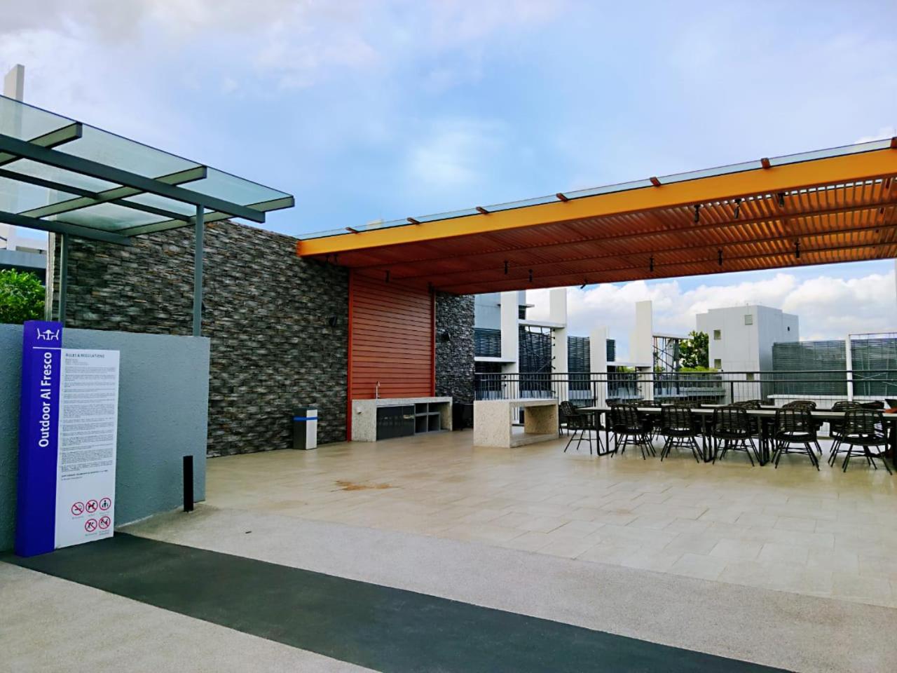 Maxine Suites