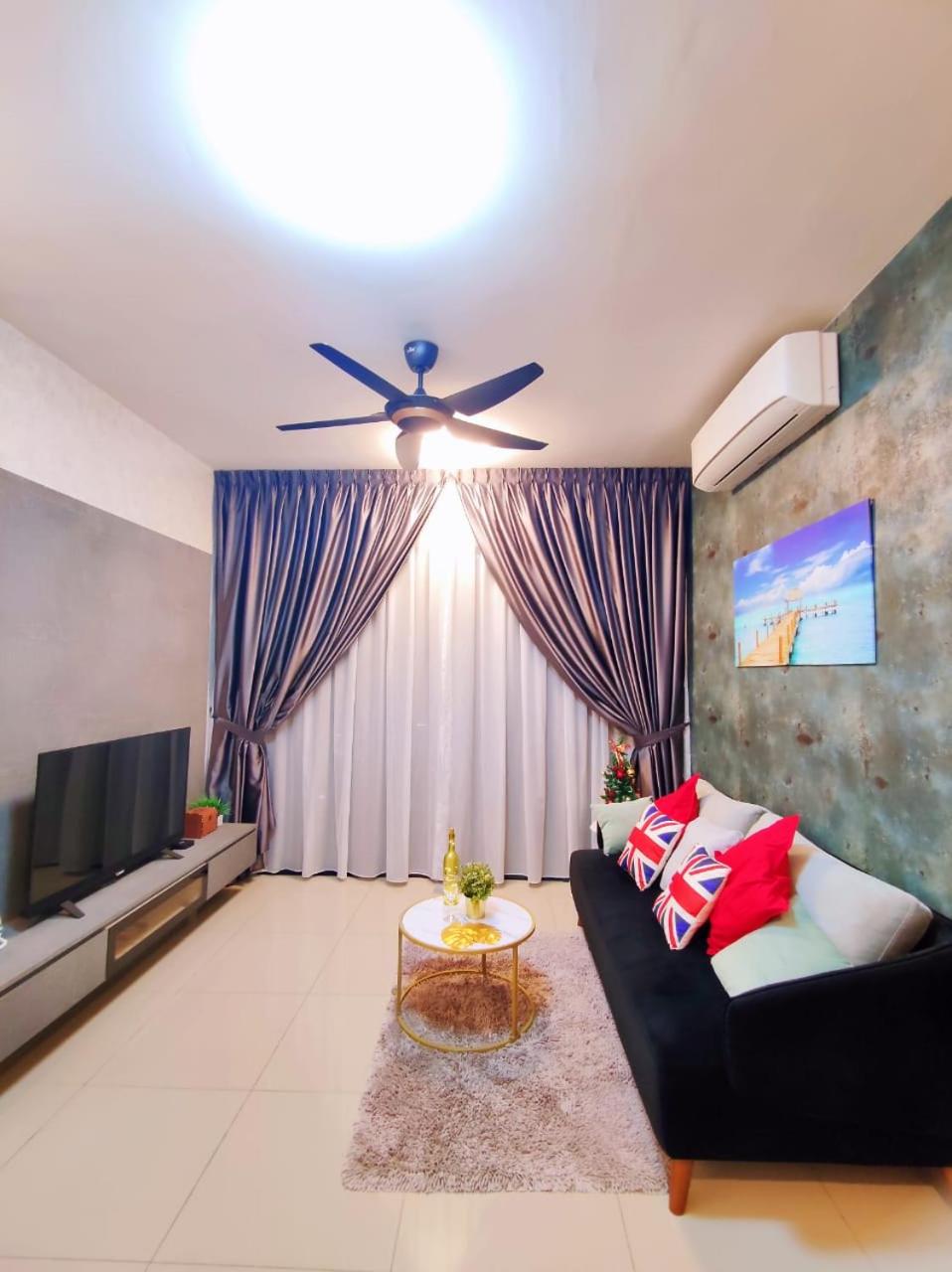 Maxine Suites