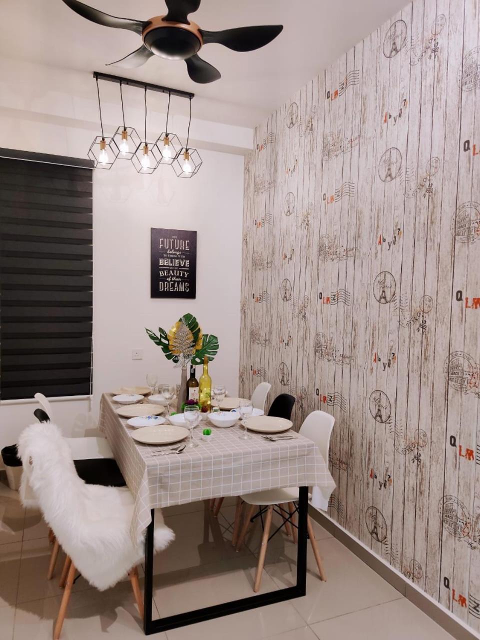Maxine Suites
