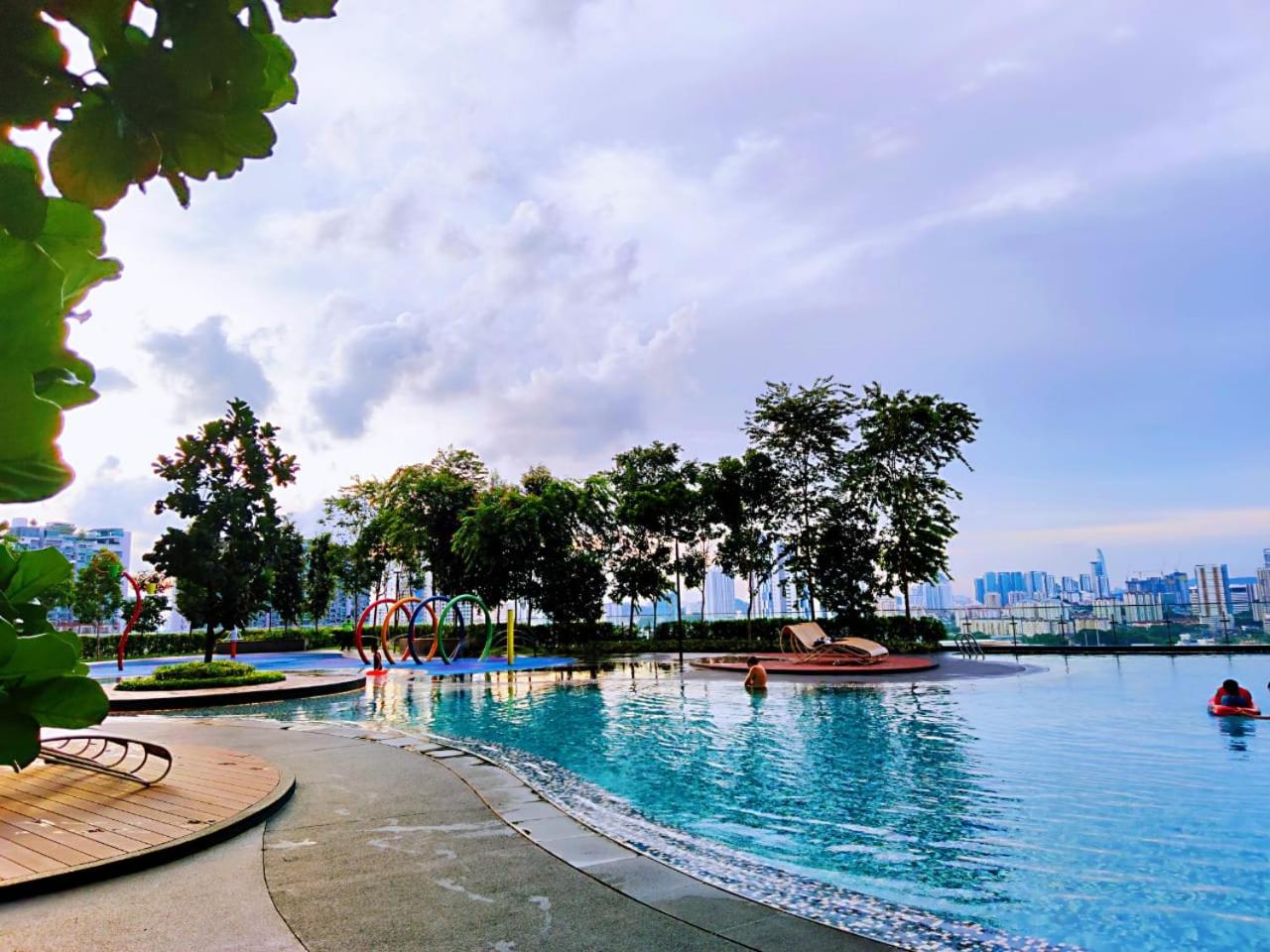 Maxine Suites