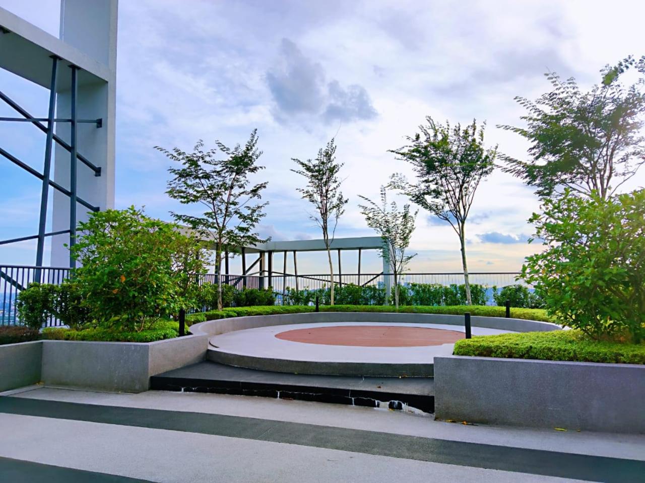 Maxine Suites