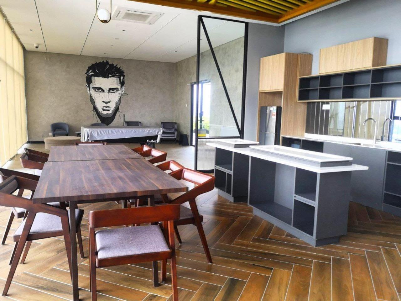 Maxine Suites