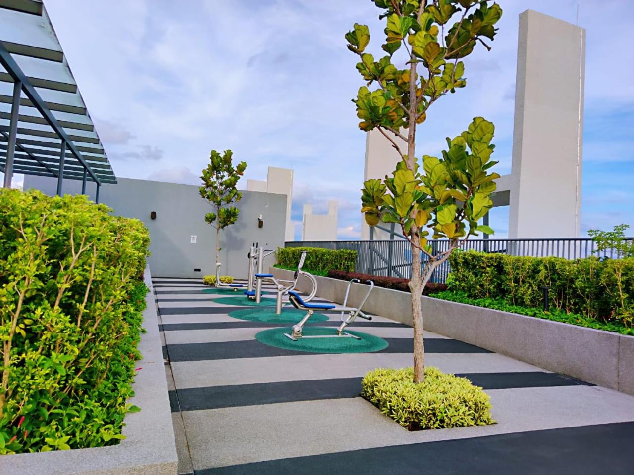 Maxine Suites