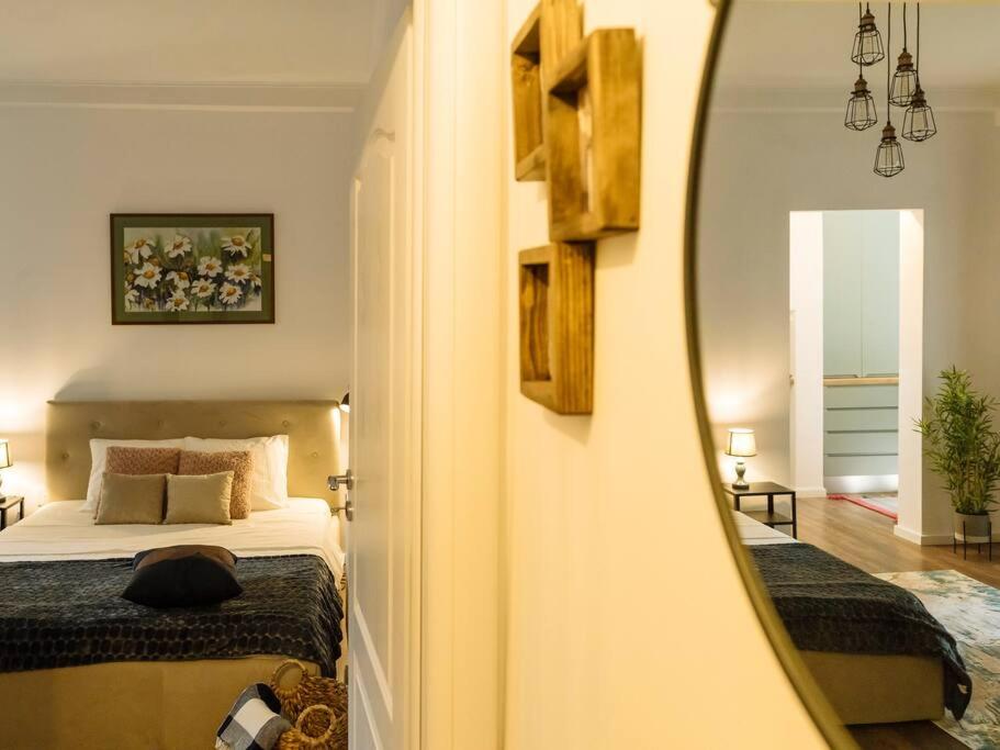 Cozy studio next to House of Parliament view 5