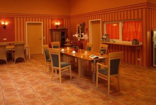 Econo Motel Goelzer
