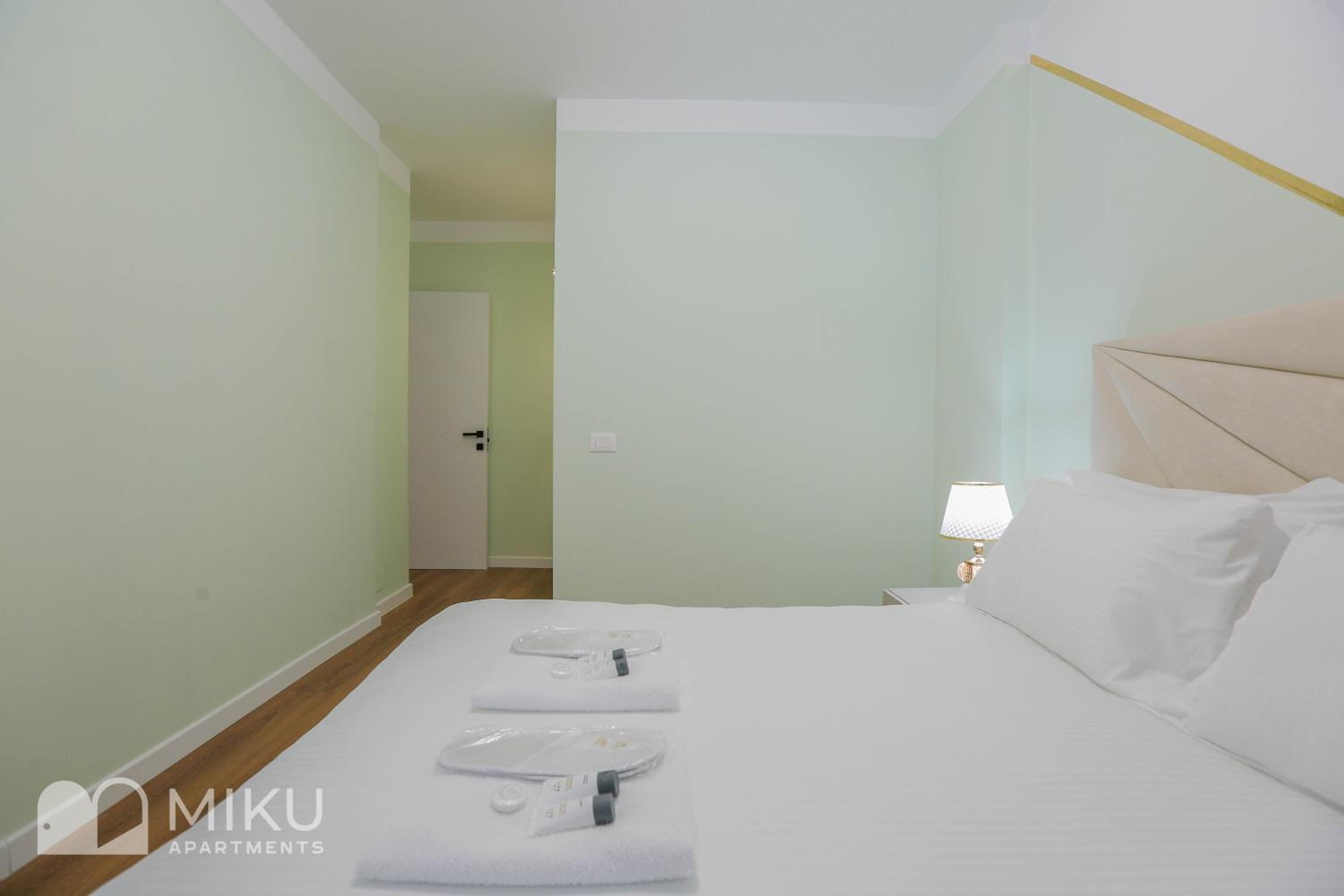 Miku Apartment - LUX 2Bd Apartment At City Center