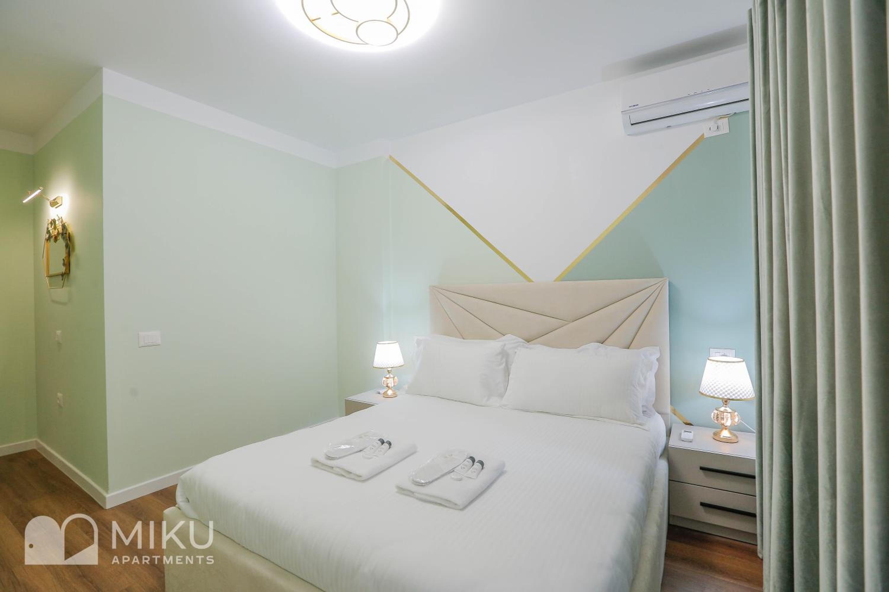 Miku Apartment - LUX 2Bd Apartment At City Center