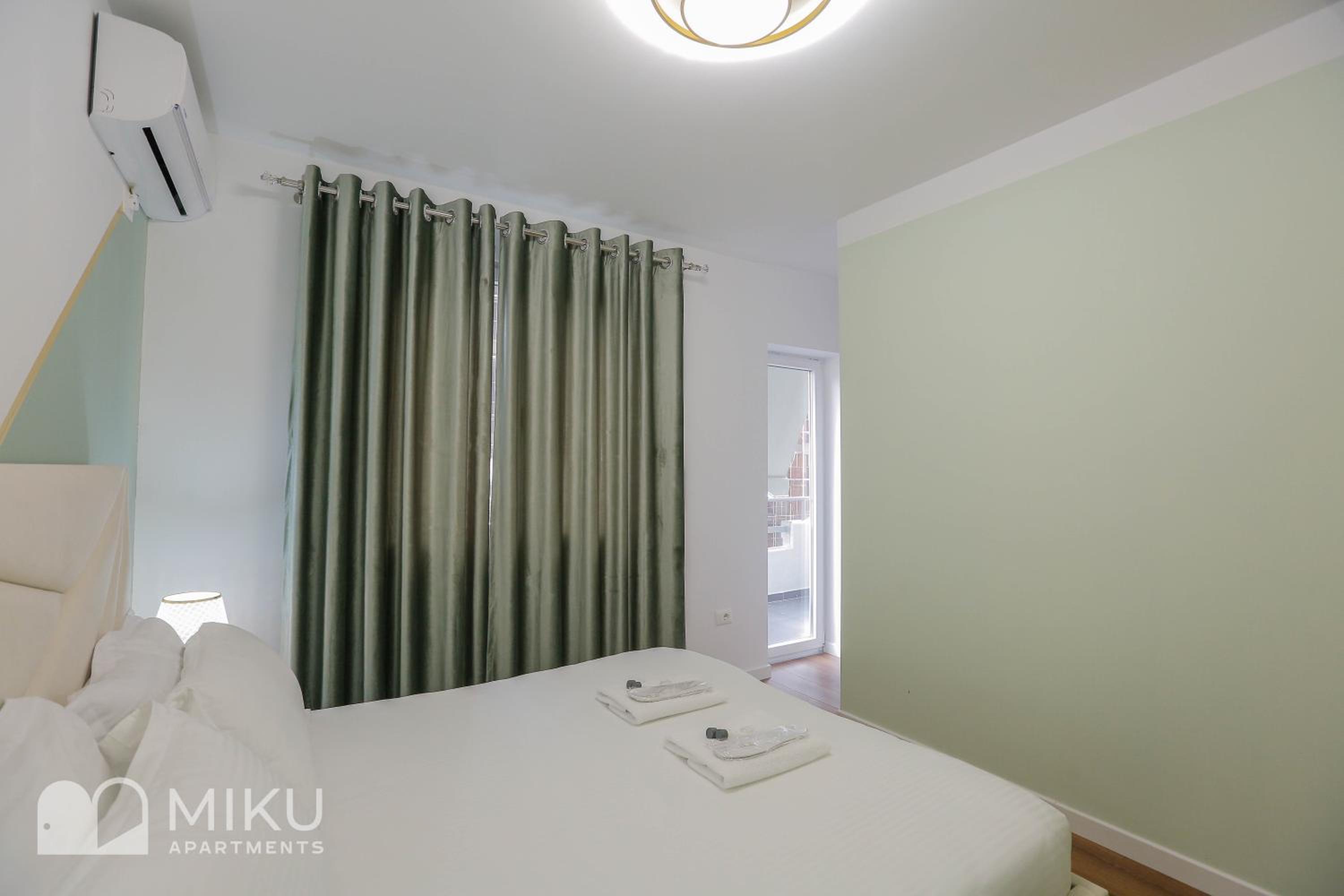 Miku Apartment - LUX 2Bd Apartment At City Center