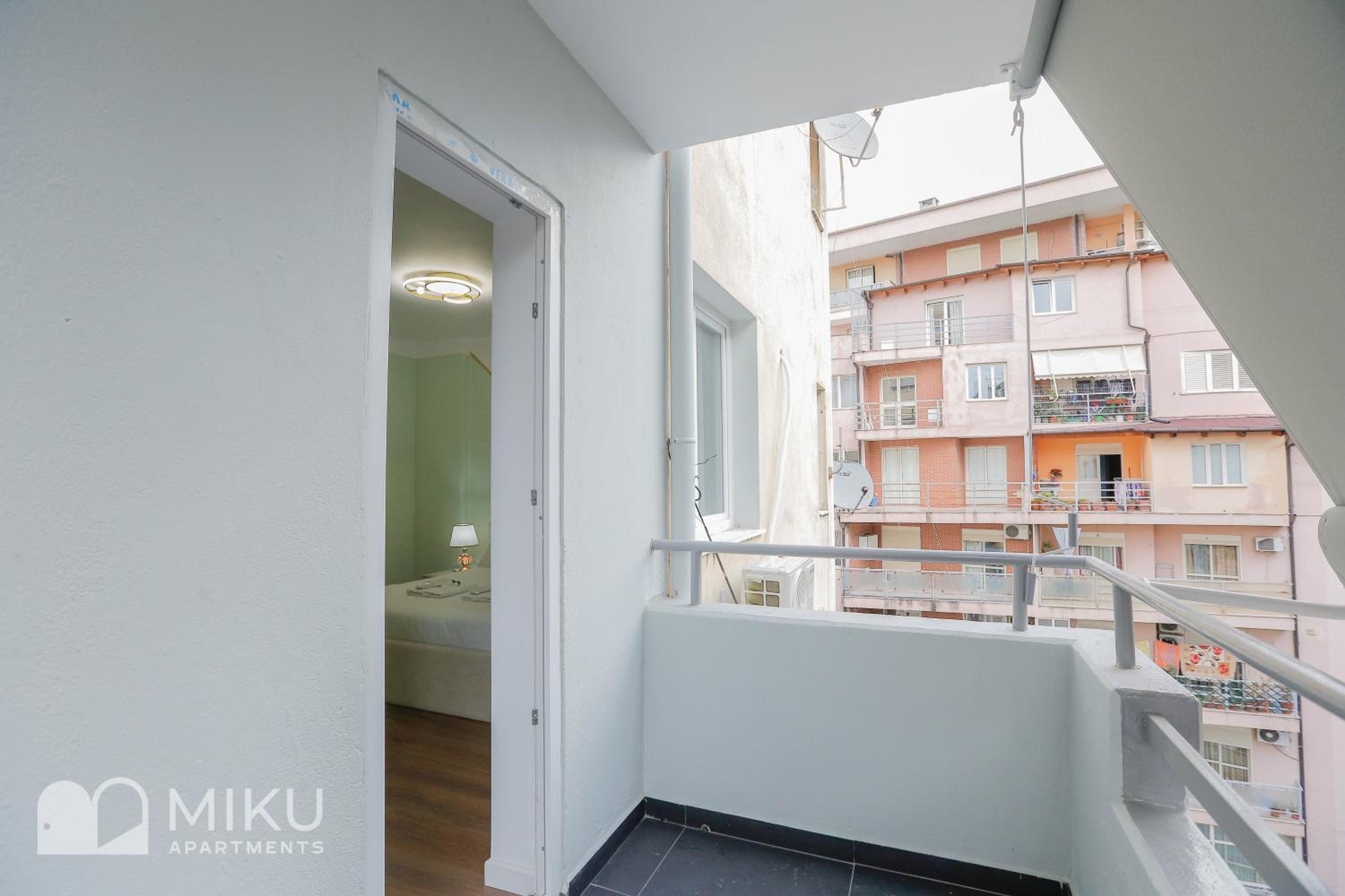 Miku Apartment - LUX 2Bd Apartment At City Center