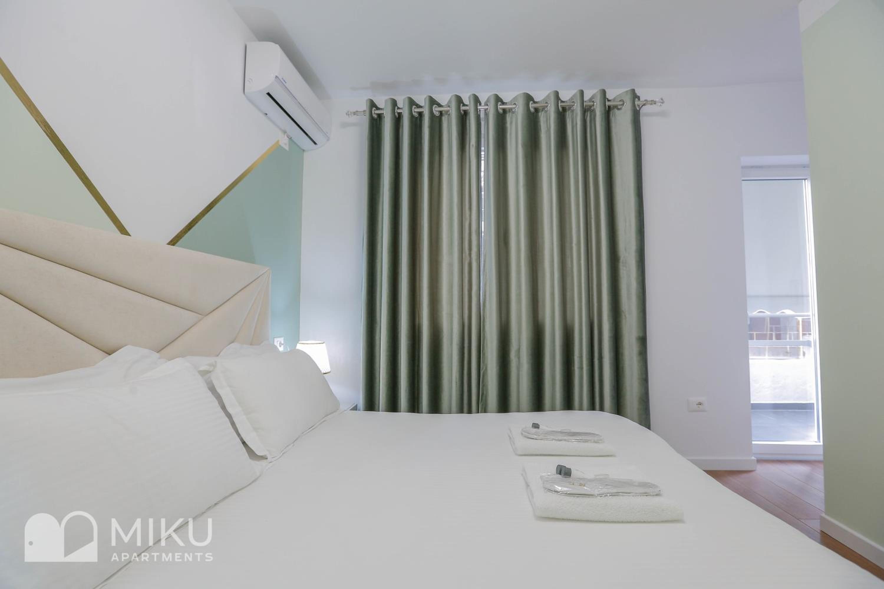 Miku Apartment - LUX 2Bd Apartment At City Center