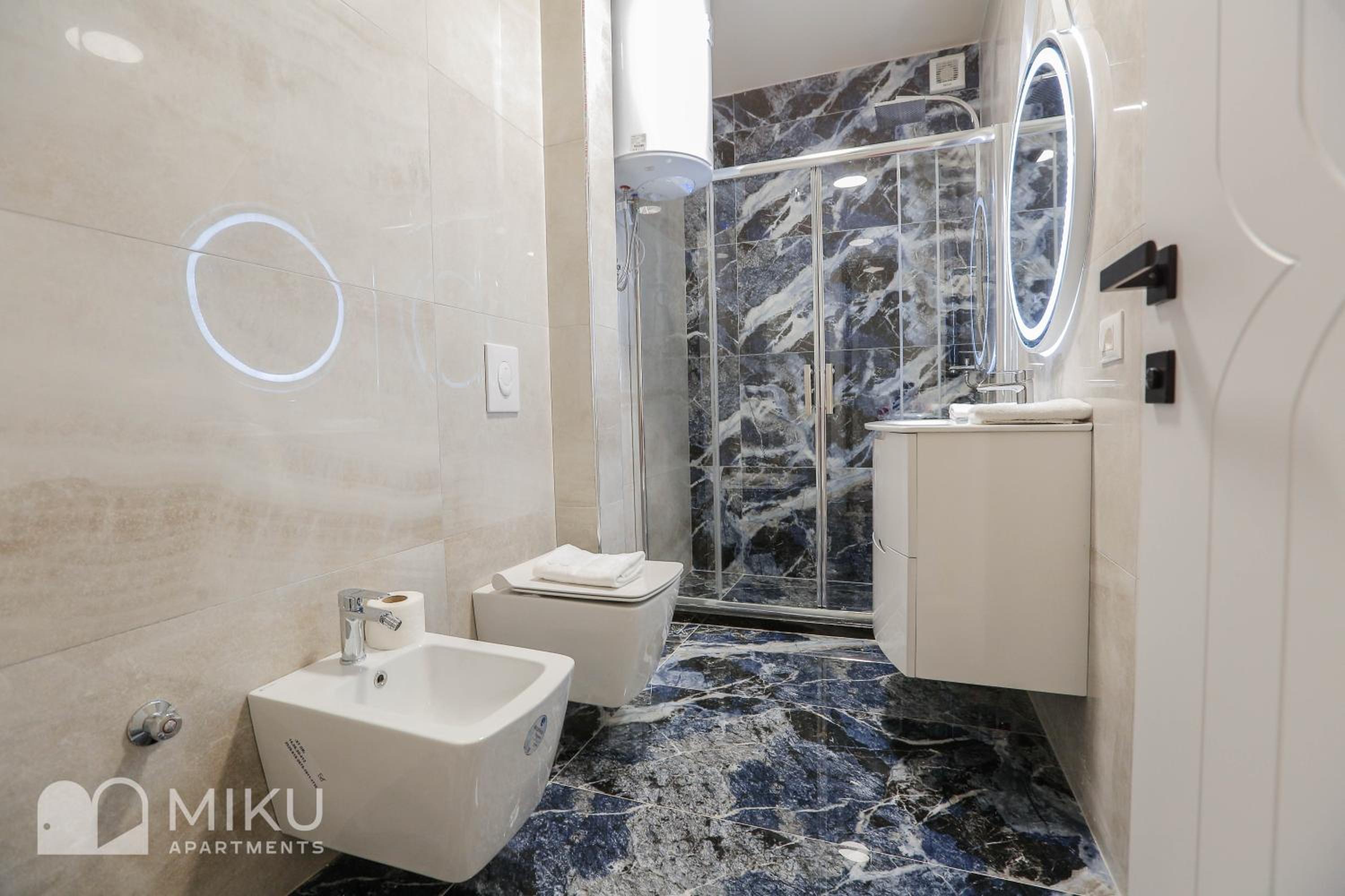 Miku Apartment - LUX 2Bd Apartment At City Center