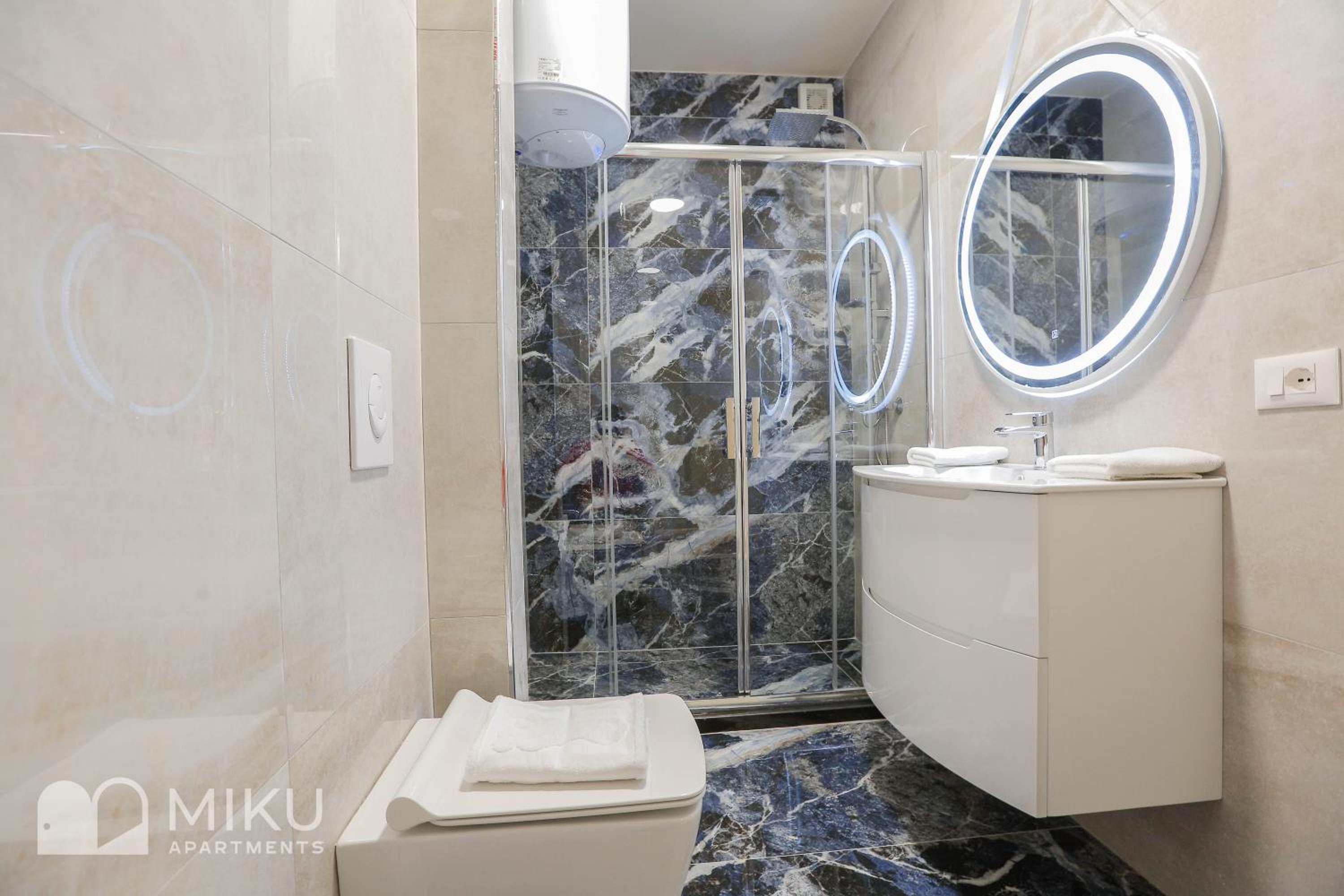Miku Apartment - LUX 2Bd Apartment At City Center