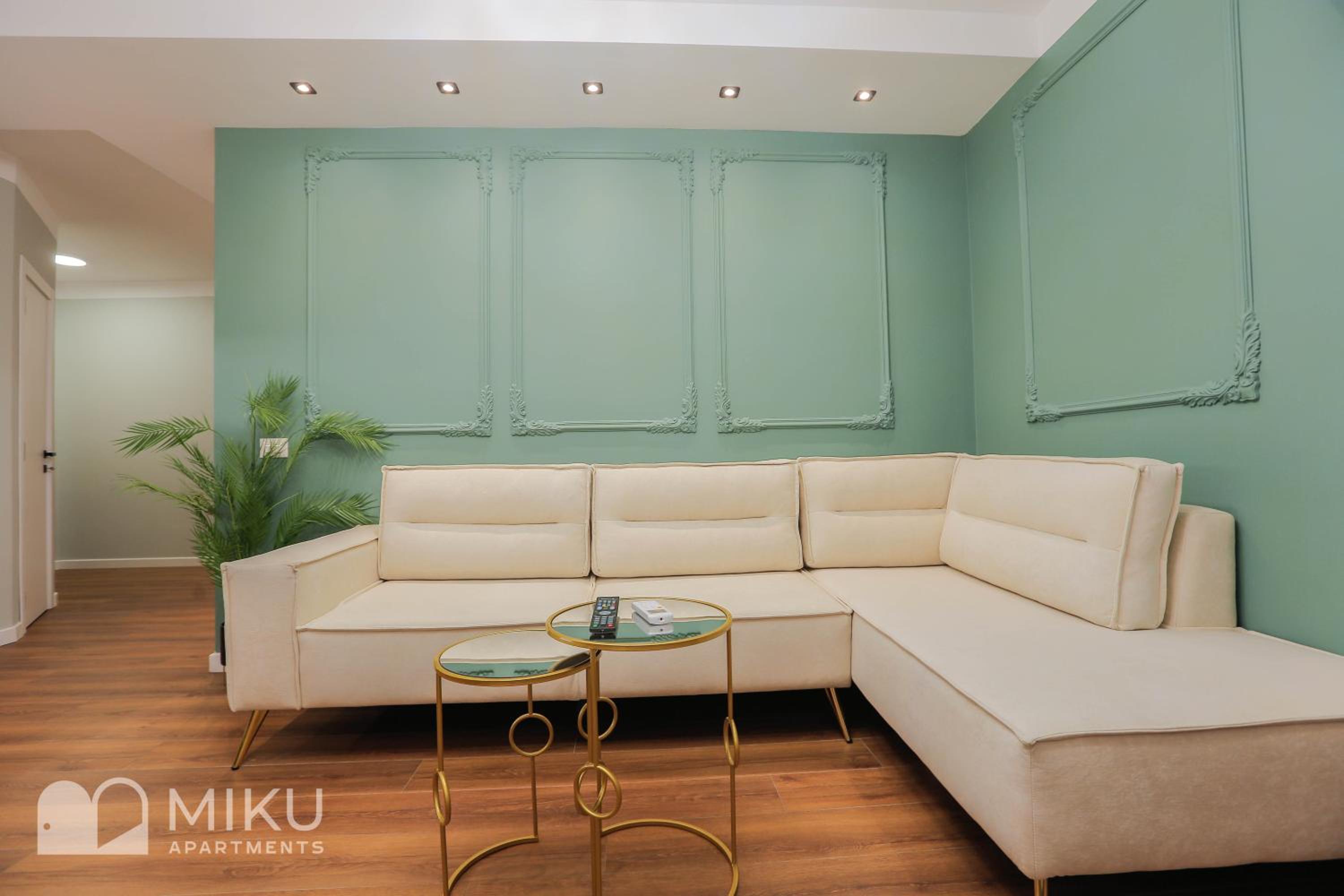 Miku Apartment - LUX 2Bd Apartment At City Center