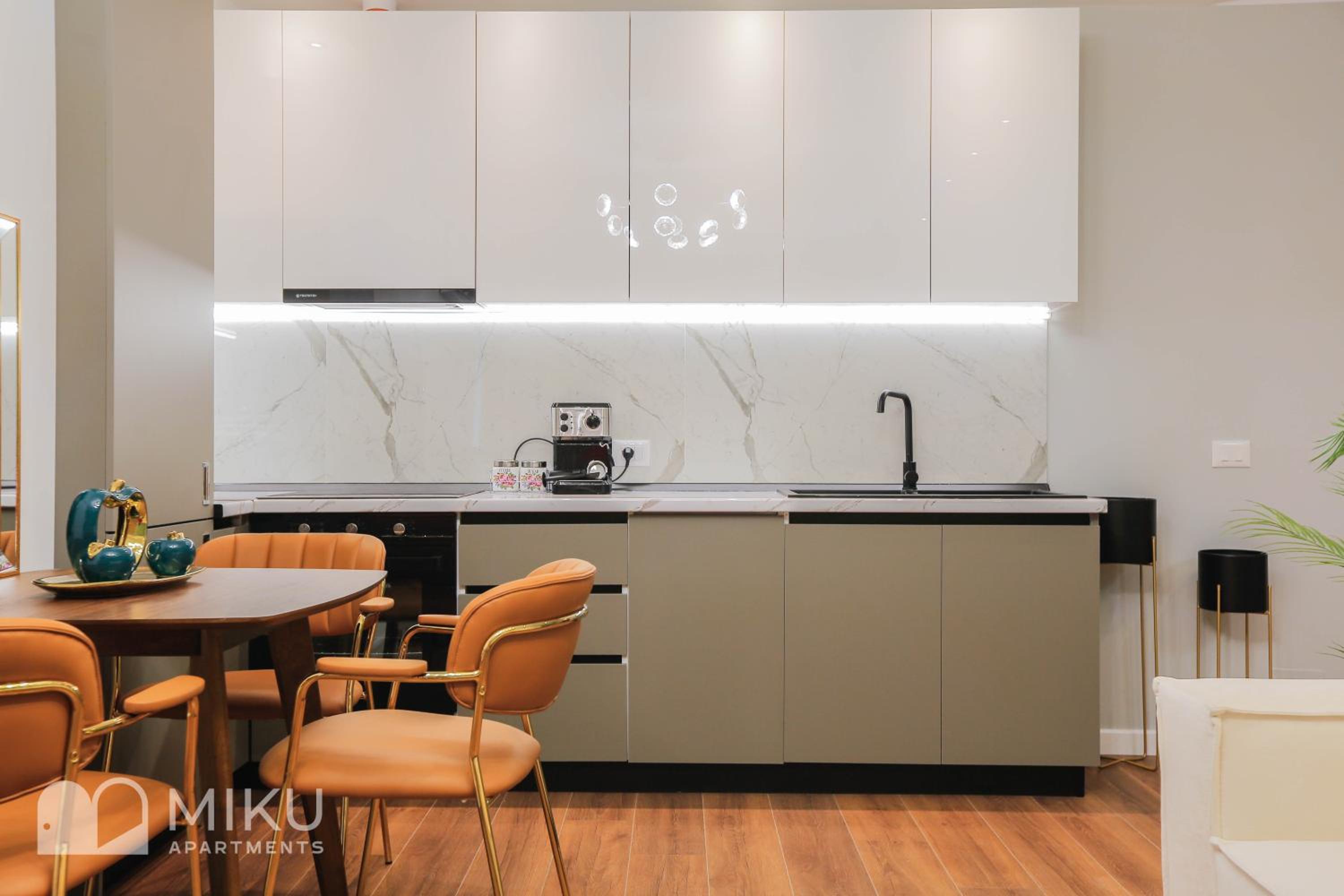 Miku Apartment - LUX 2Bd Apartment At City Center