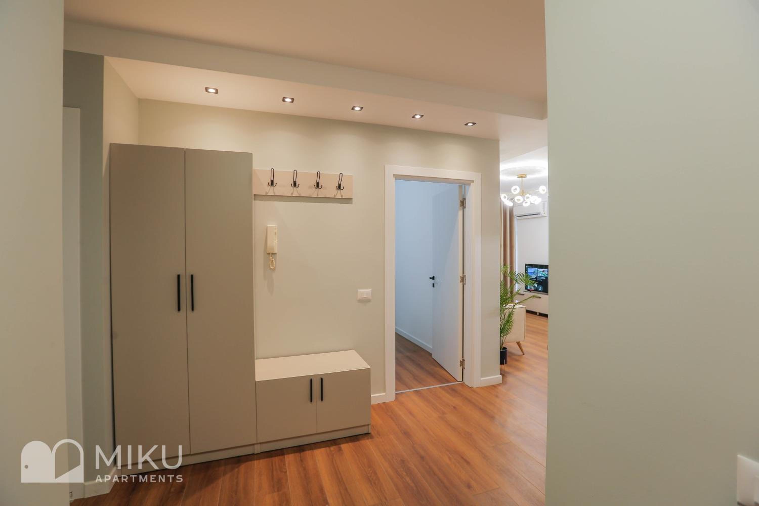 Miku Apartment - LUX 2Bd Apartment At City Center