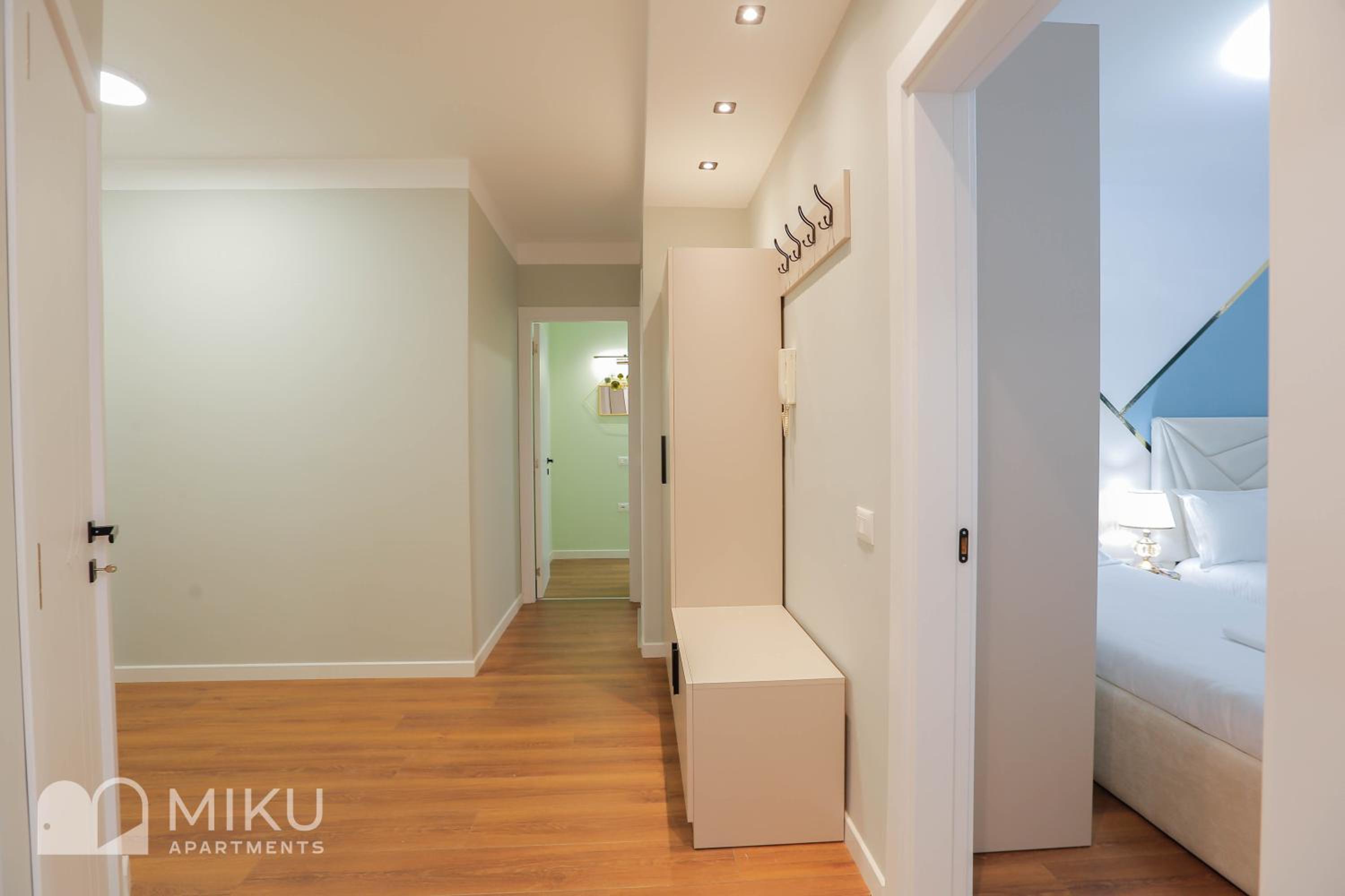 Miku Apartment - LUX 2Bd Apartment At City Center