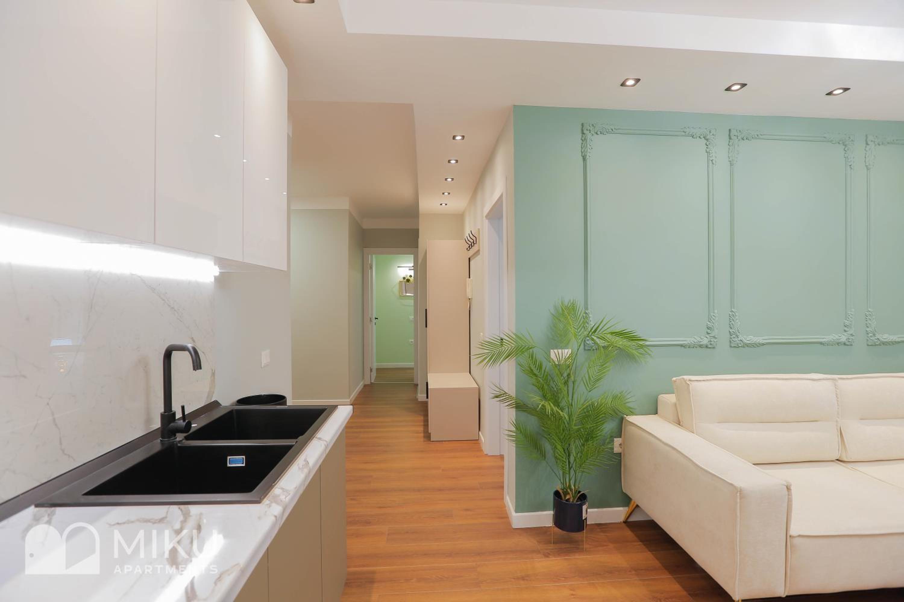 Miku Apartment - LUX 2Bd Apartment At City Center