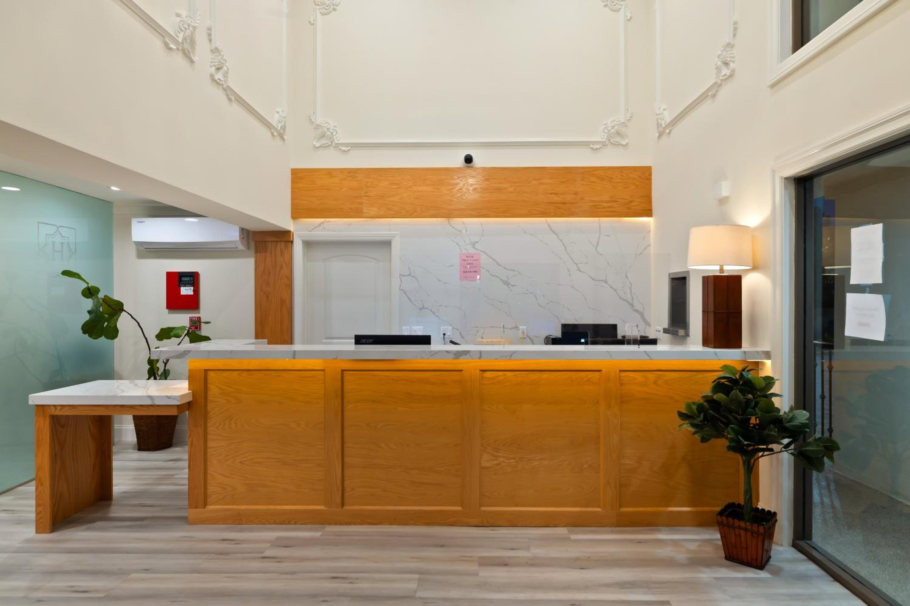 Hotel Huntington - Property Image 17