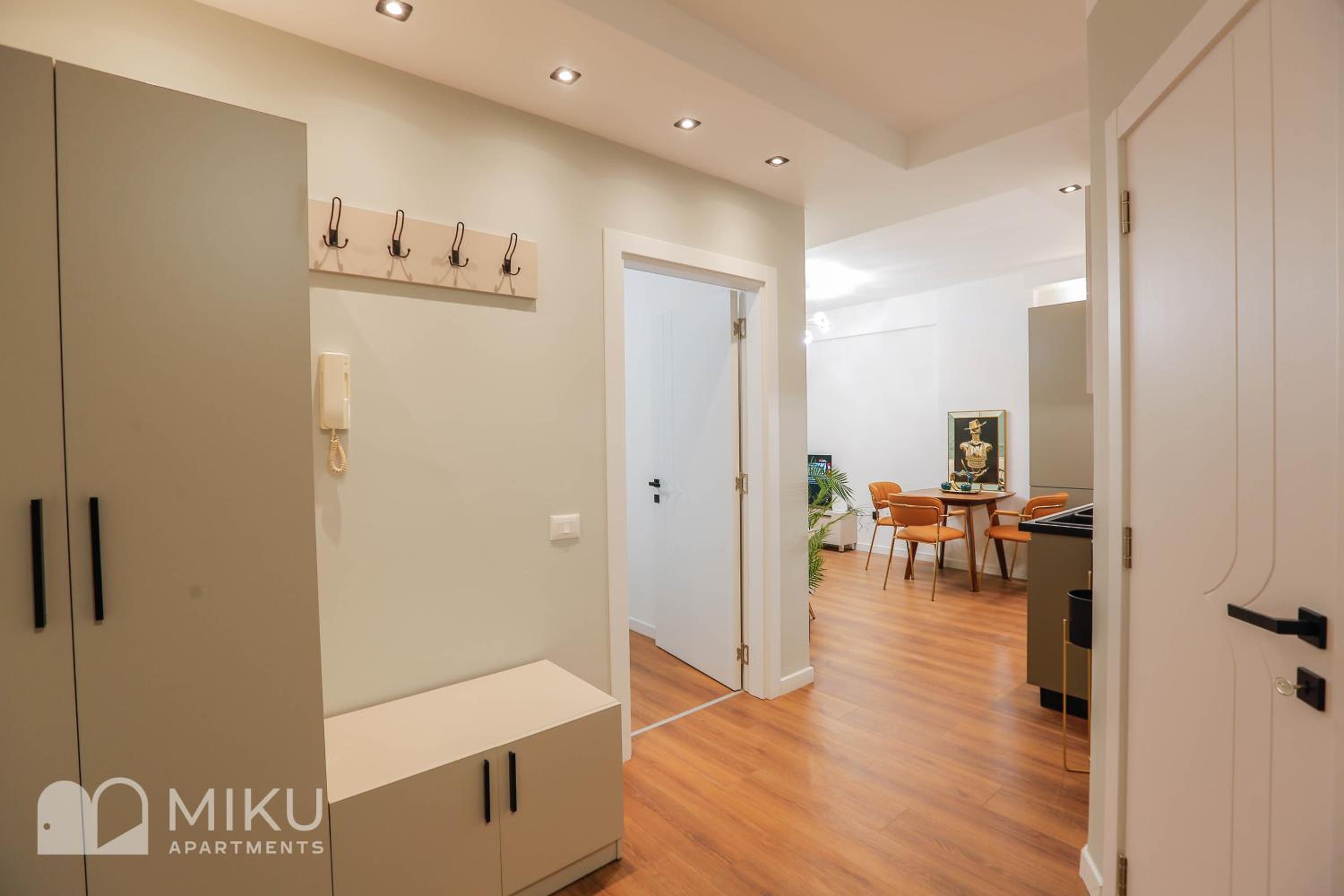 Miku Apartment - LUX 2Bd Apartment At City Center