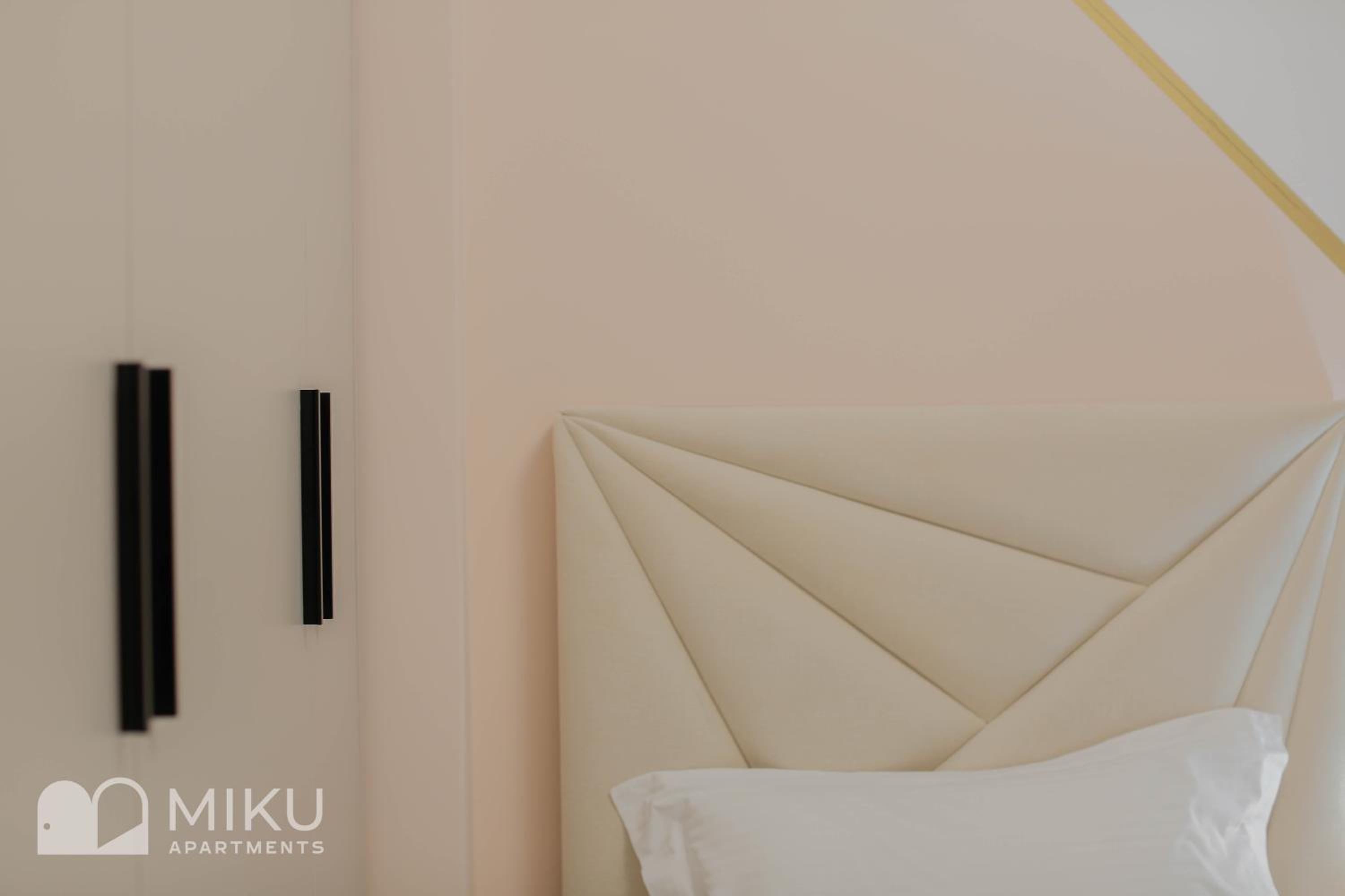 Miku Apartment - LUX 2Bd Apartment At City Center