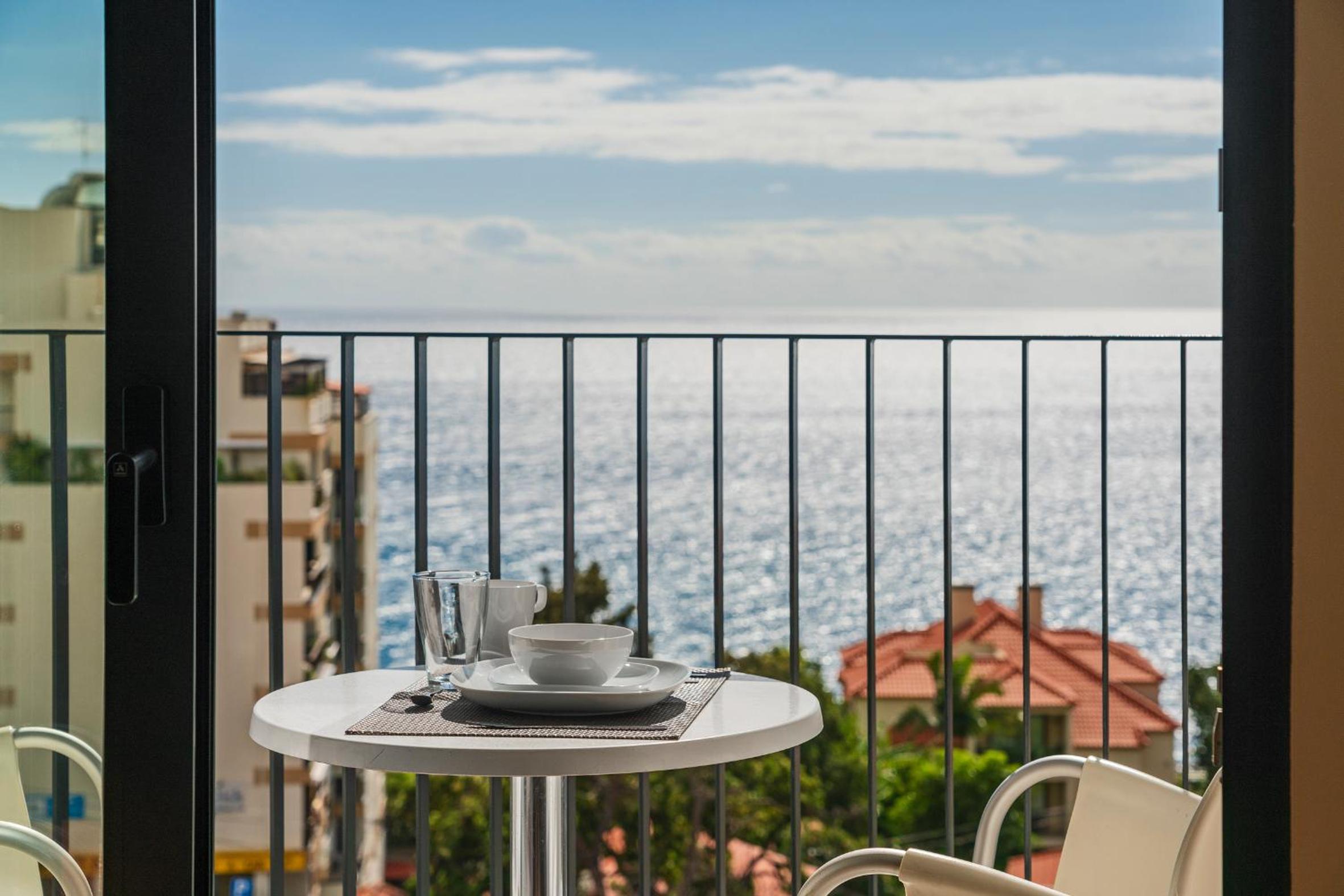 Monumental Plaza by Petit Hotels view 5