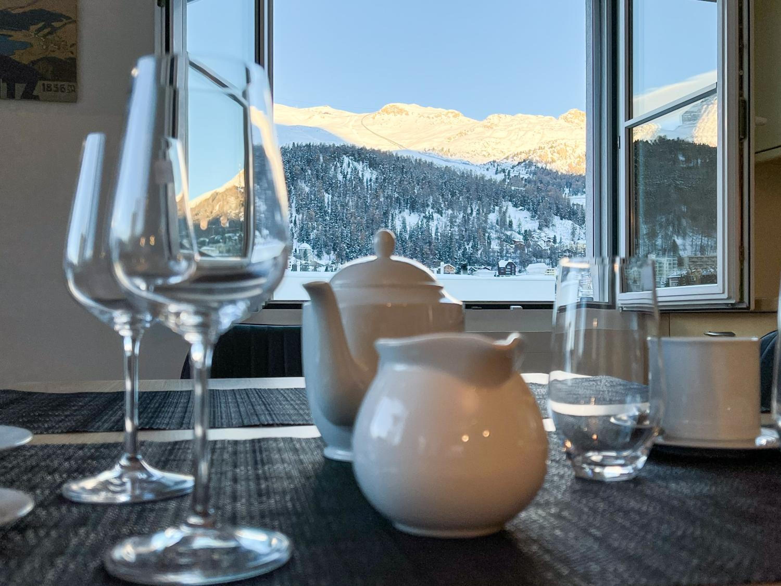 swissme - 100qm - Balkon - 2 Bäder - Parkplatz - Fußbodenheizung