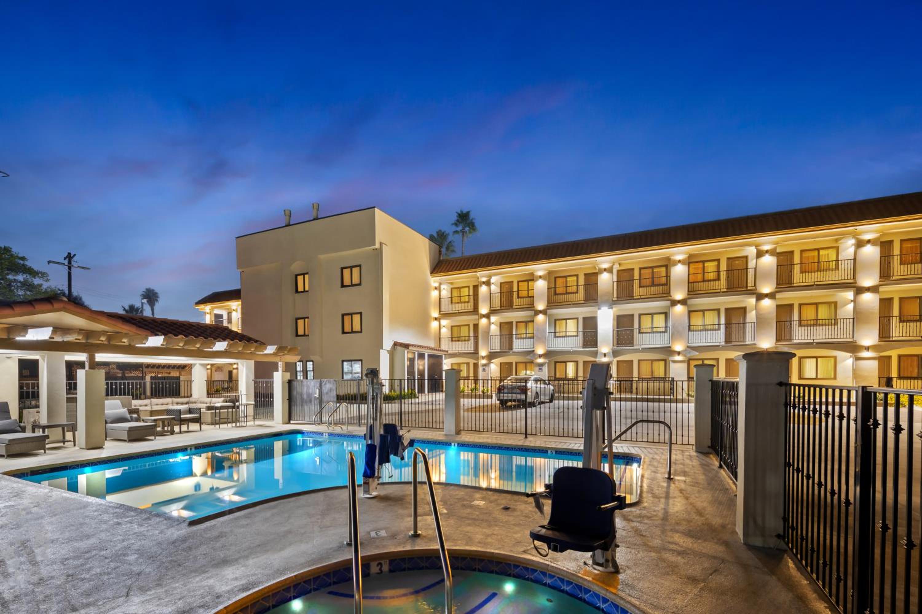 Hotel Huntington - Property Image 7