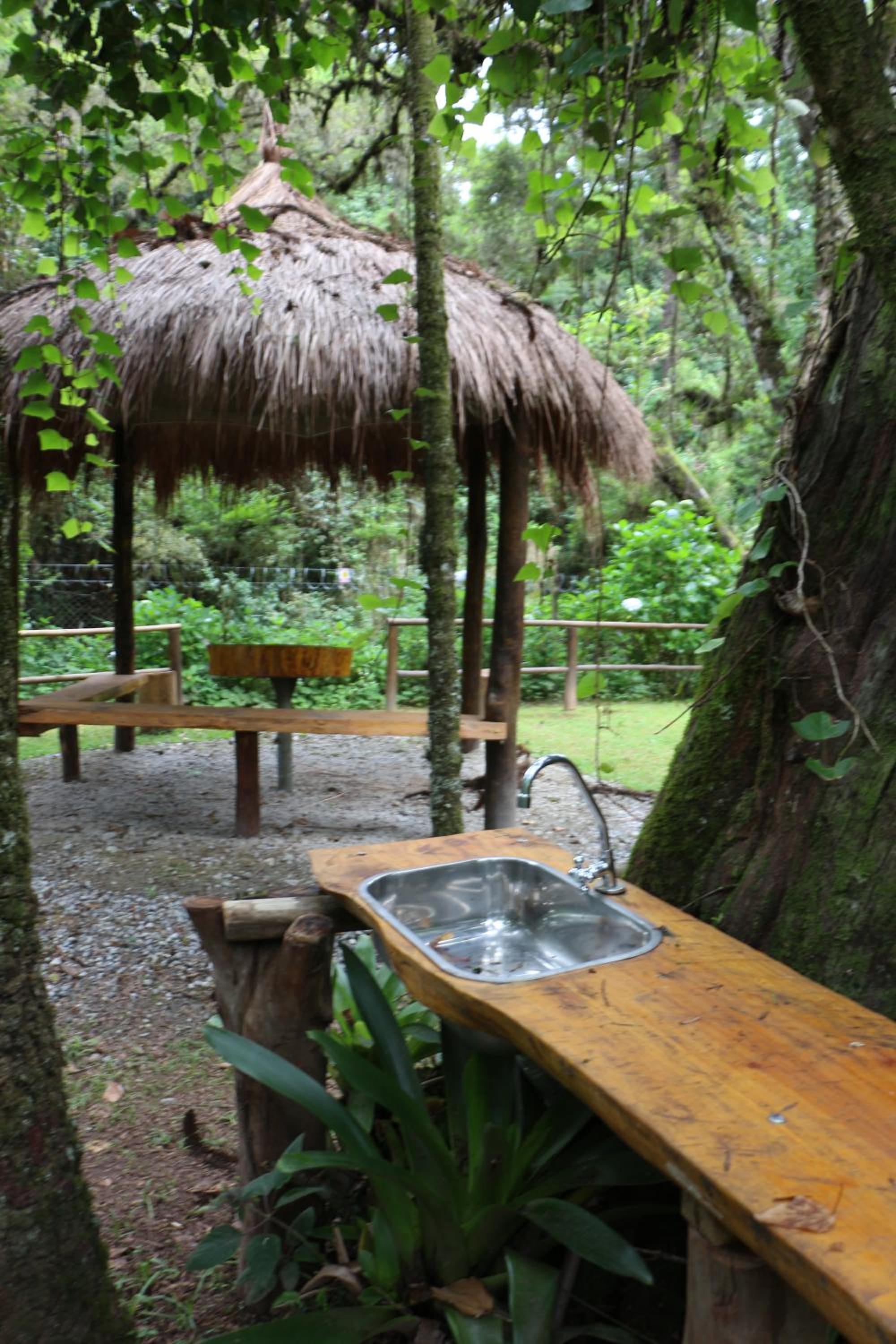 CASA EM CONDOMÍNIO