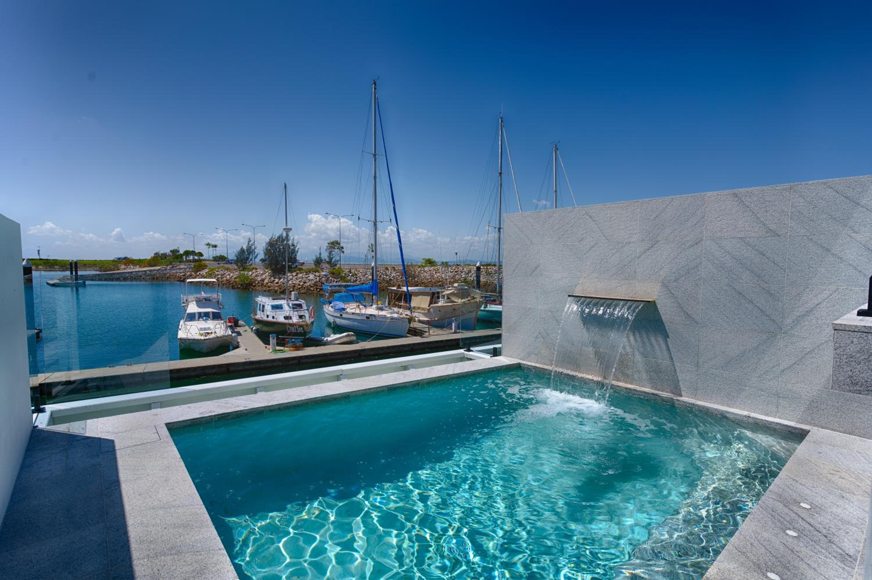Dacha on Maggie No#1 OPULENT AND LUXURIOUS