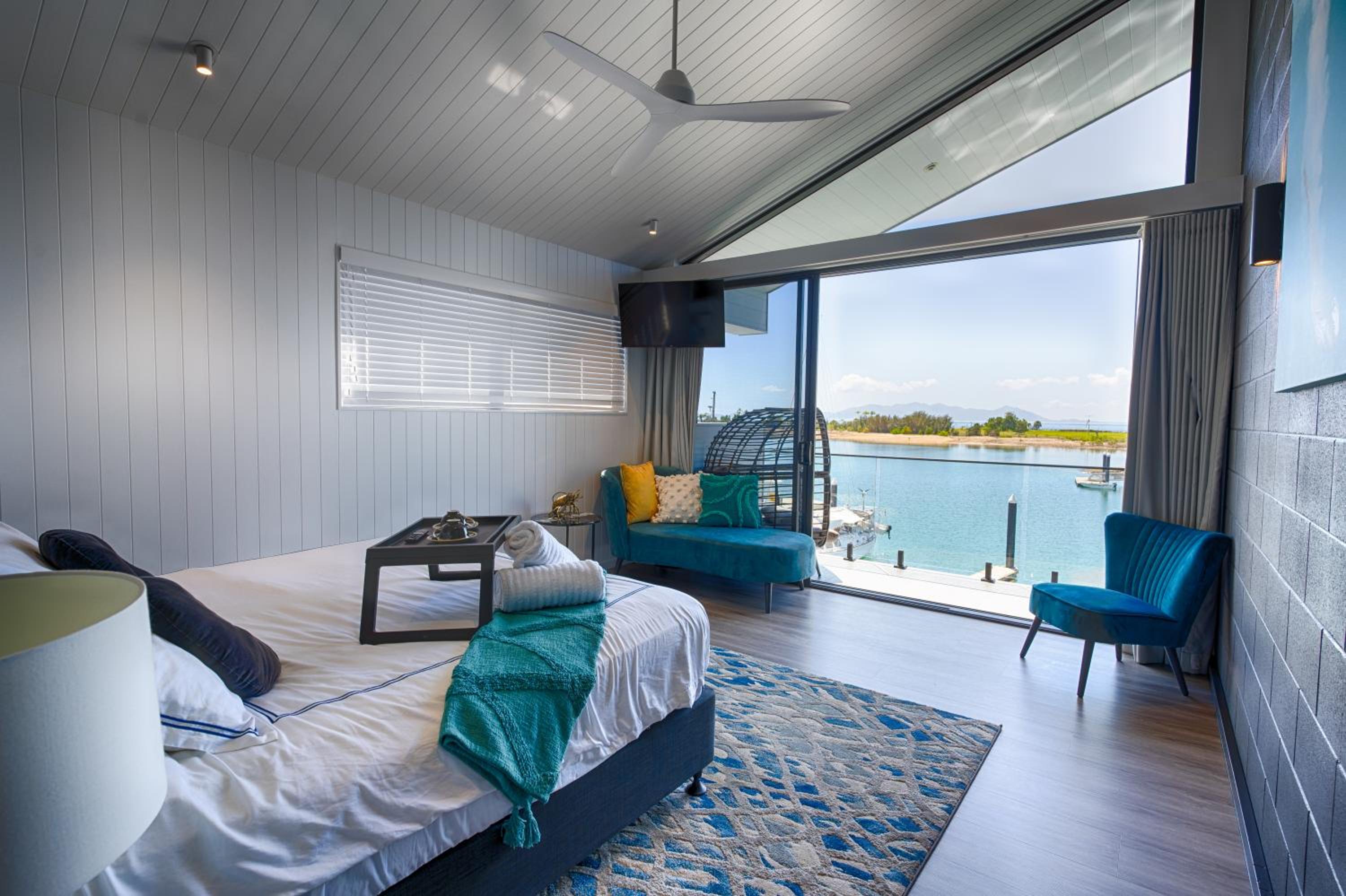 Dacha on Maggie No#1 OPULENT AND LUXURIOUS