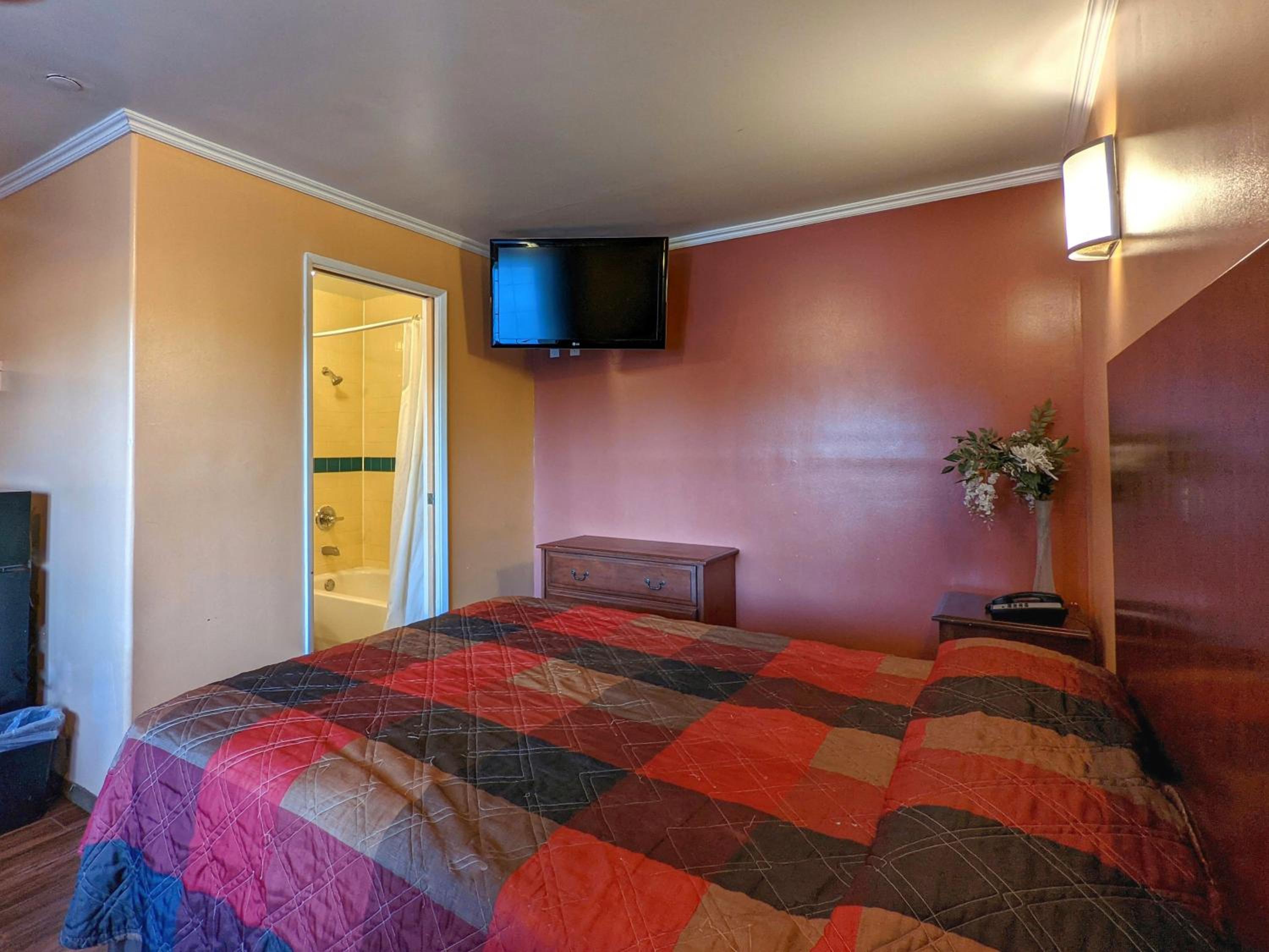 Americas Best Value Inn Oxnard-Port Hueneme - Property Image 46