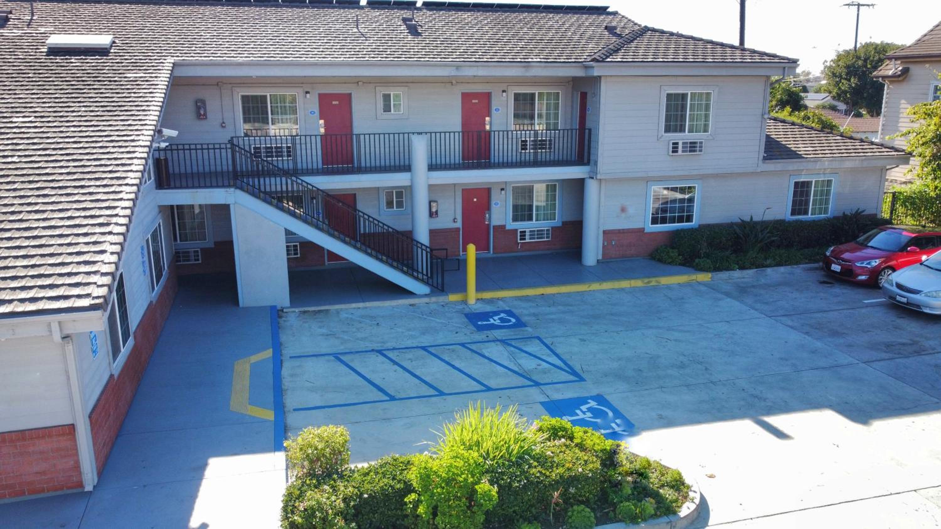 Americas Best Value Inn Oxnard-Port Hueneme - Property Image 5
