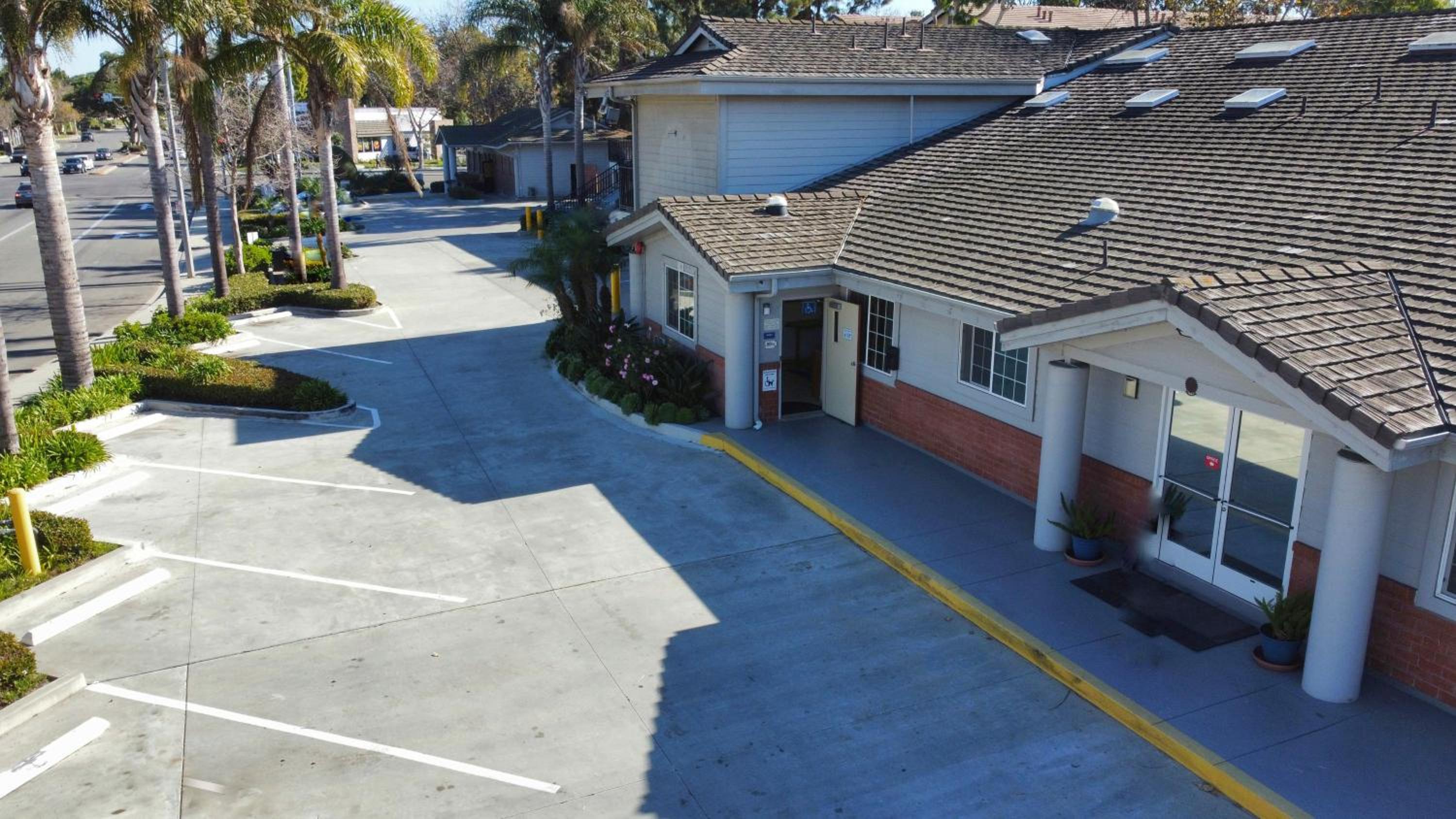 Americas Best Value Inn Oxnard-Port Hueneme - Property Image 16